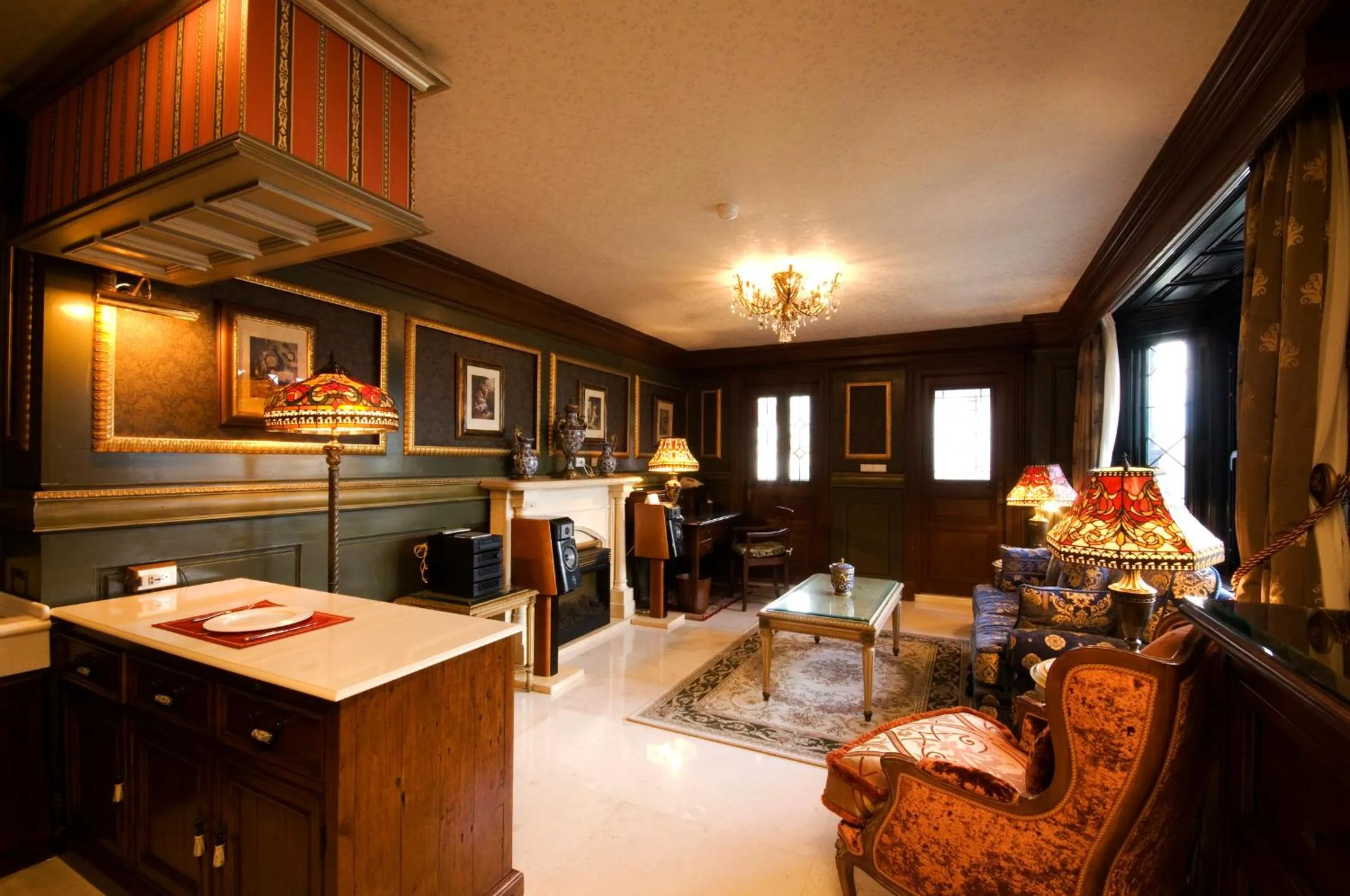 Photo of the whole room in The Old England Manor