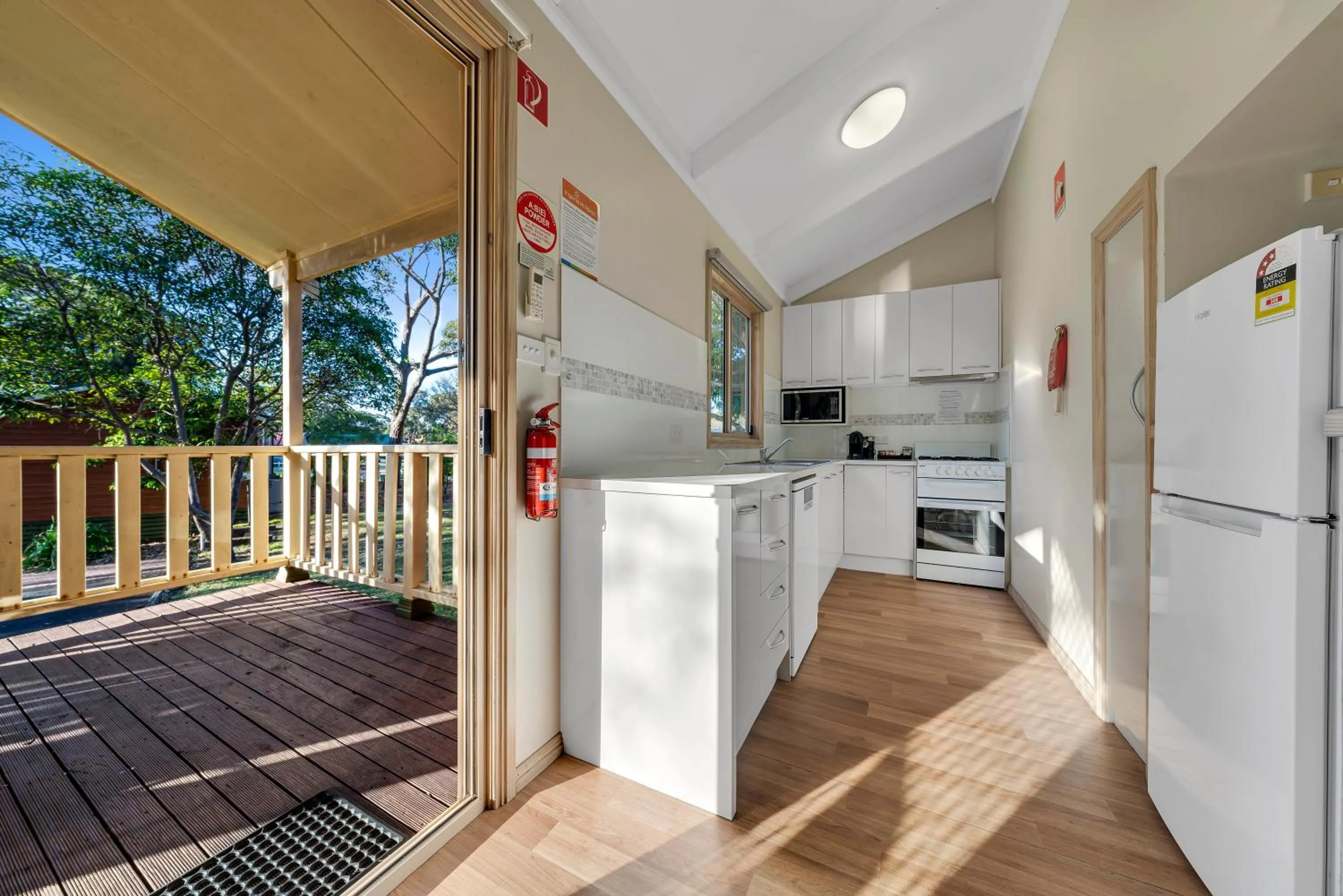 Kitchen or kitchenette in NRMA Broulee Holiday park