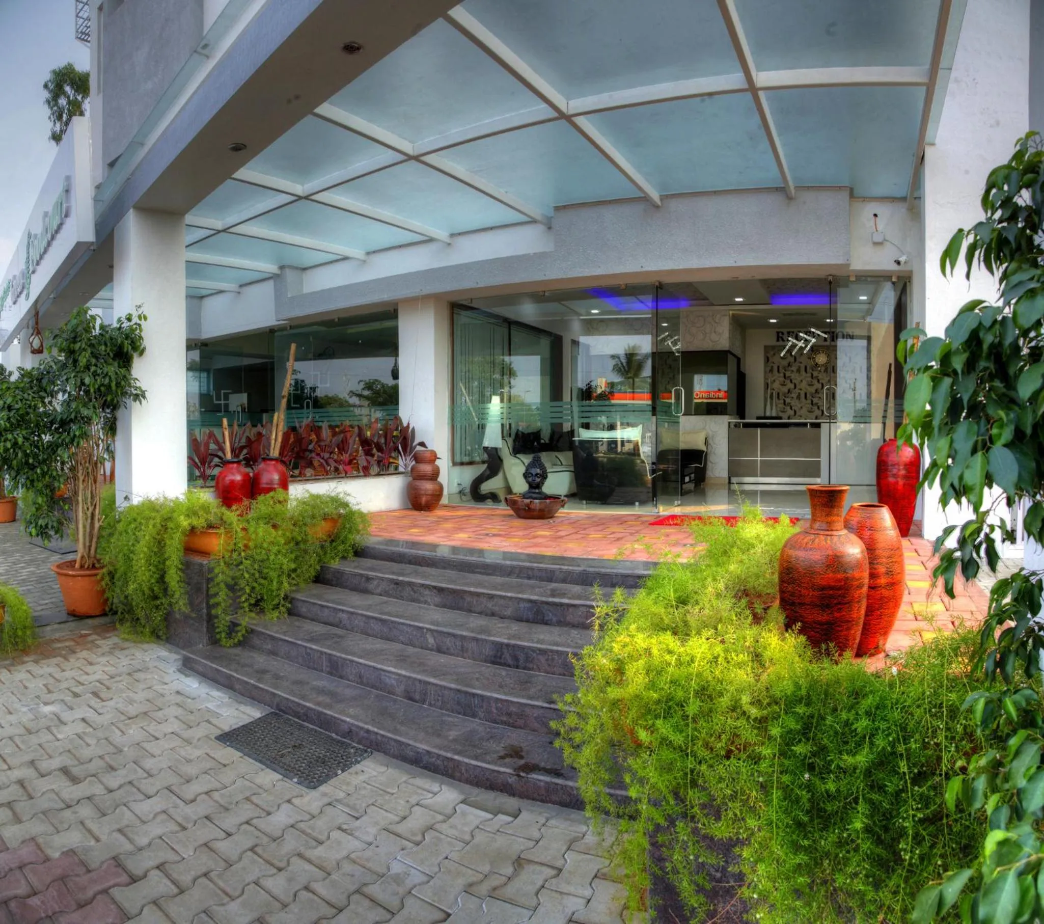 Facade/entrance in Rajmahal Inn