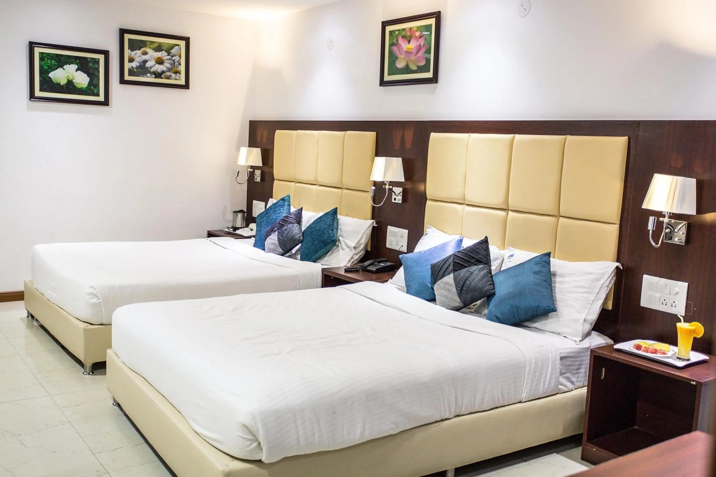 Bedroom, Bed in Rajmahal Inn