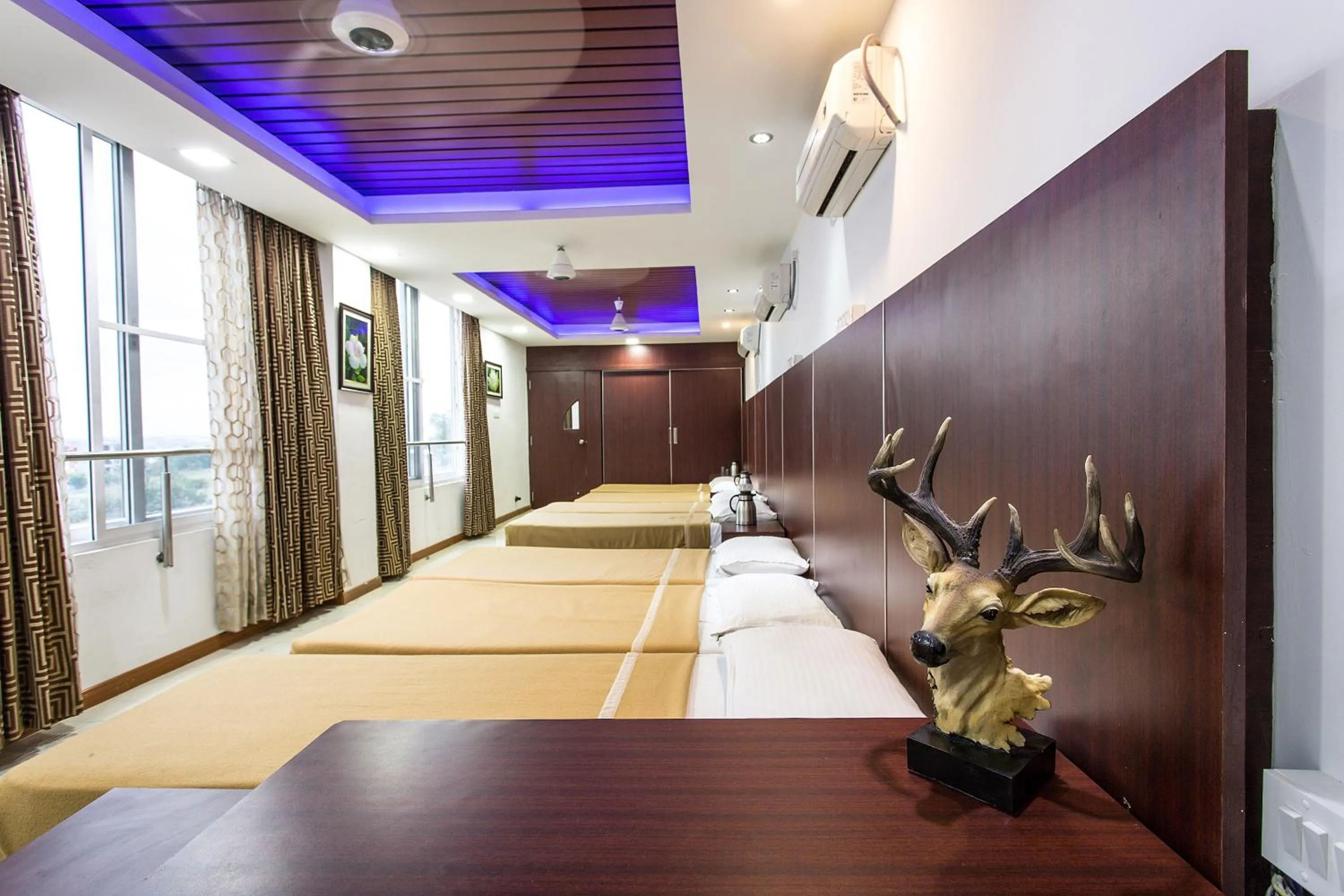 Bedroom in Rajmahal Inn