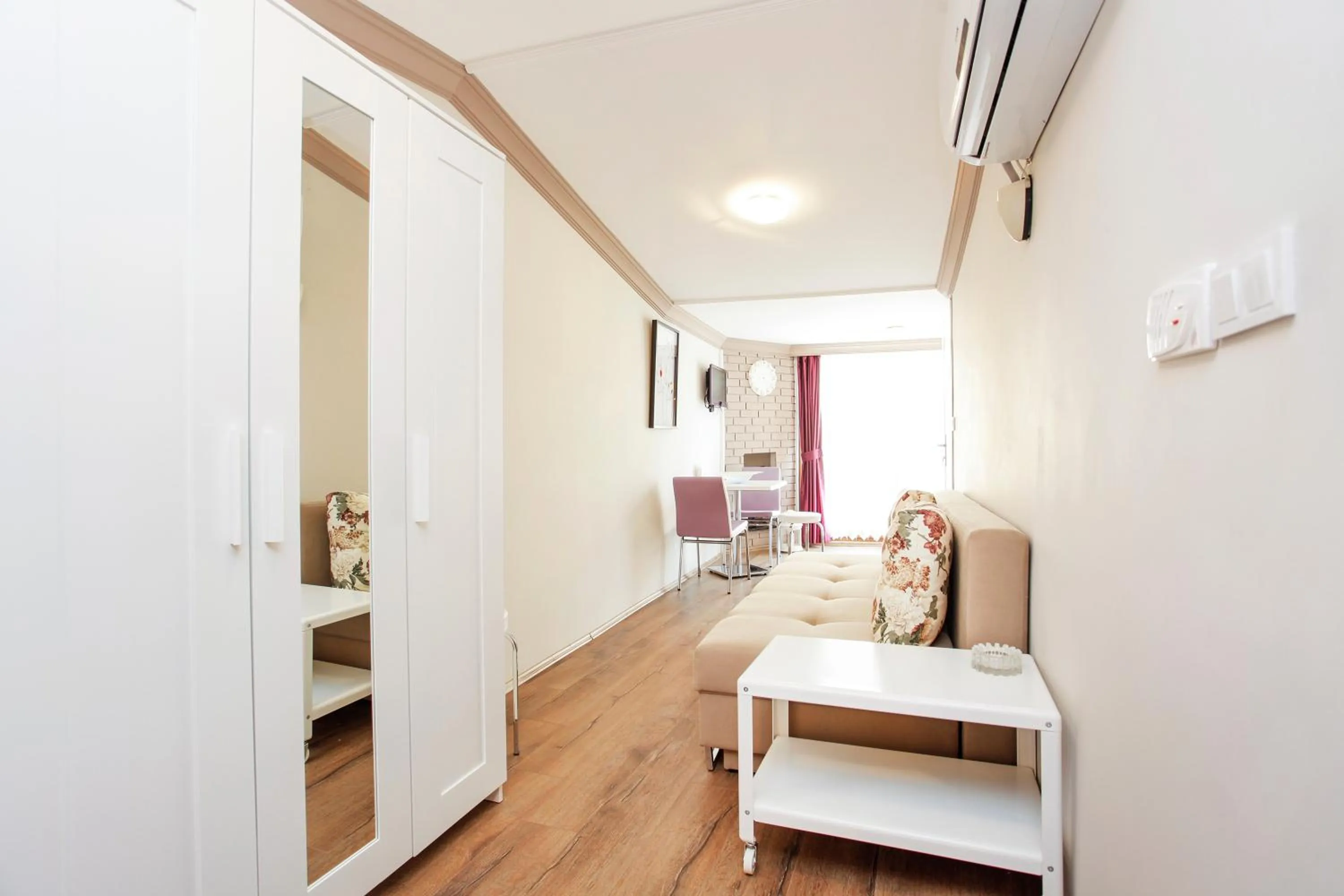 Bedroom, Seating Area in Detay Suites Taksim