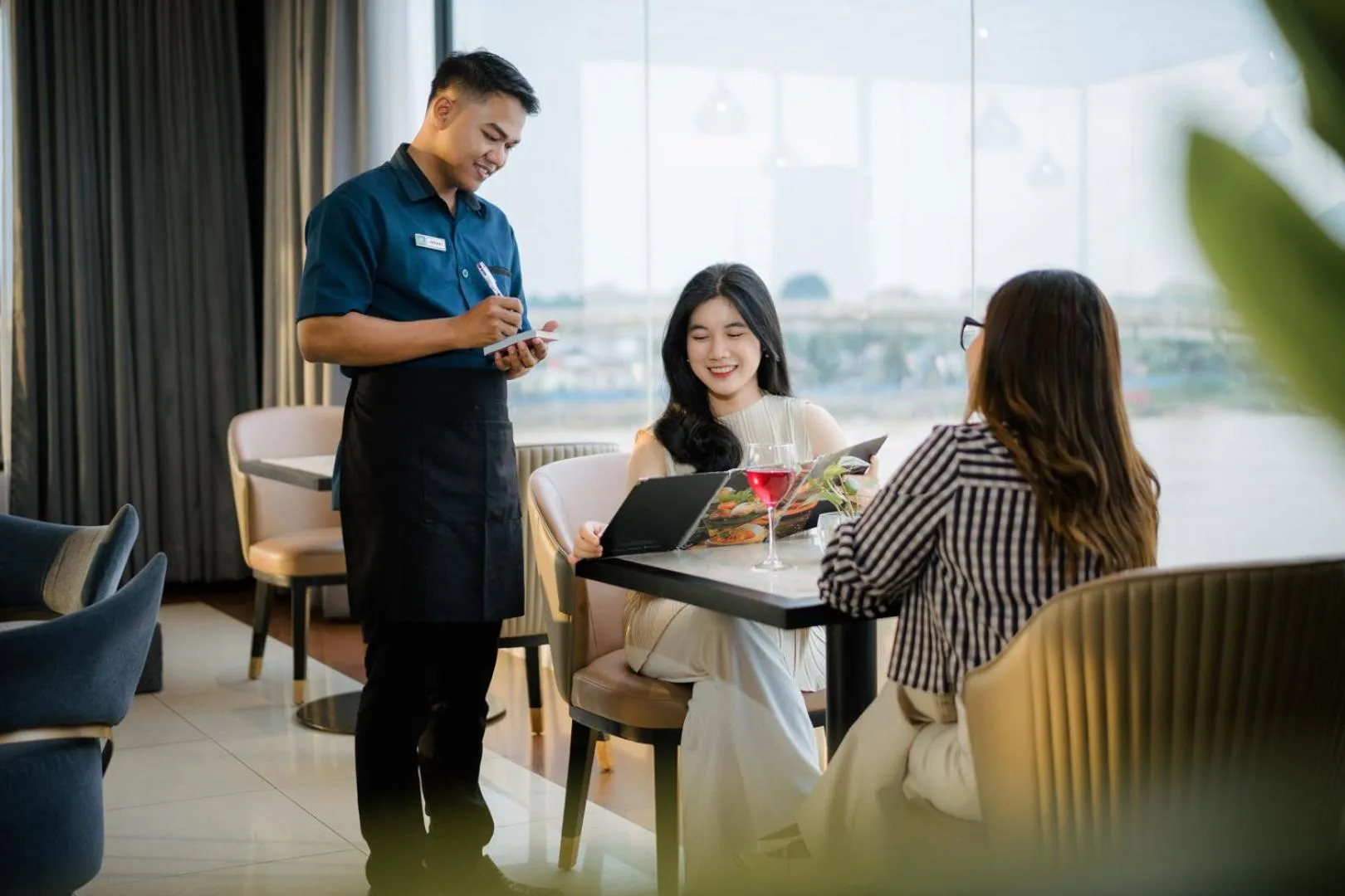 Restaurant/places to eat in Wiltop Hotel Jambi