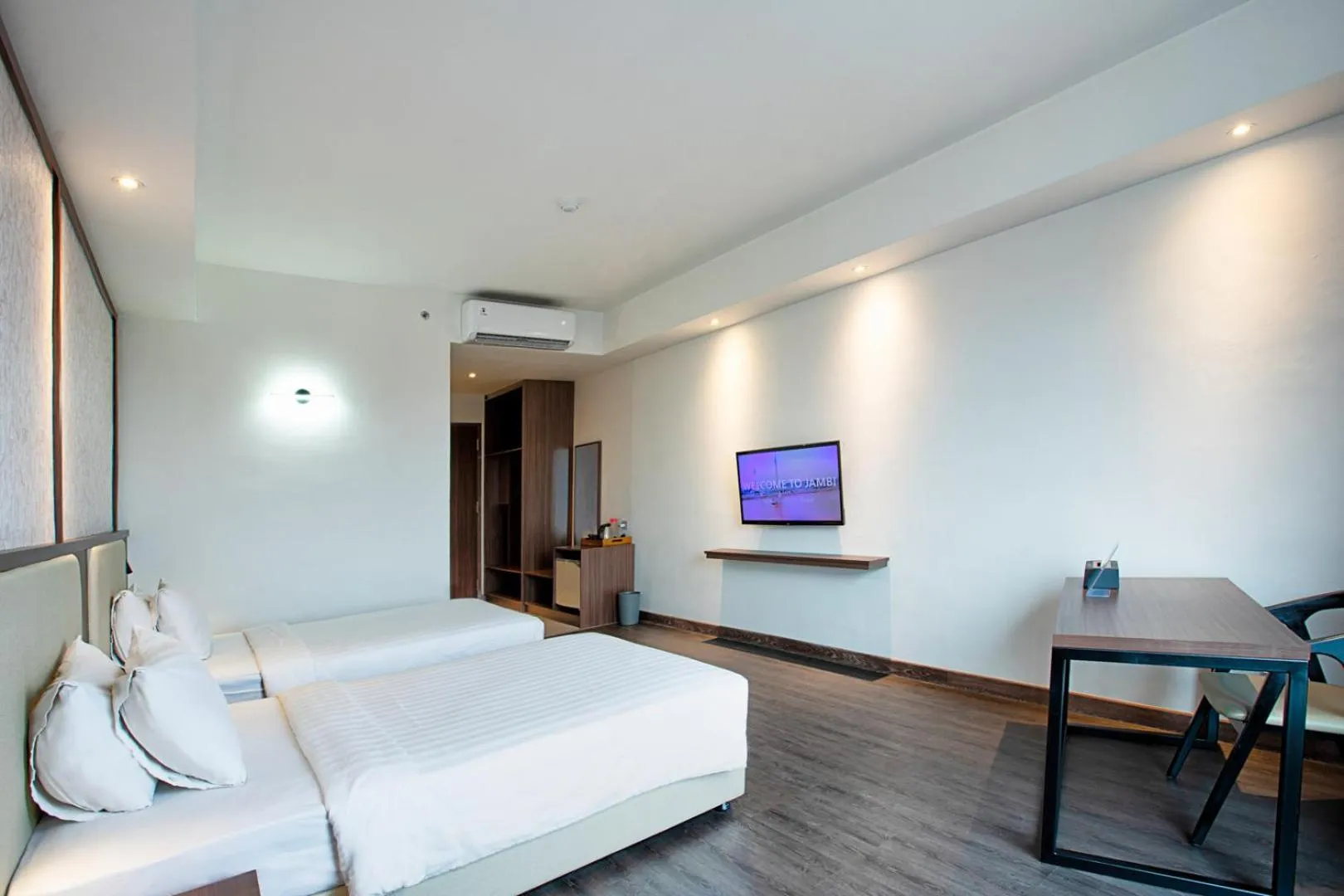 Bedroom, Bed in Wiltop Hotel Jambi