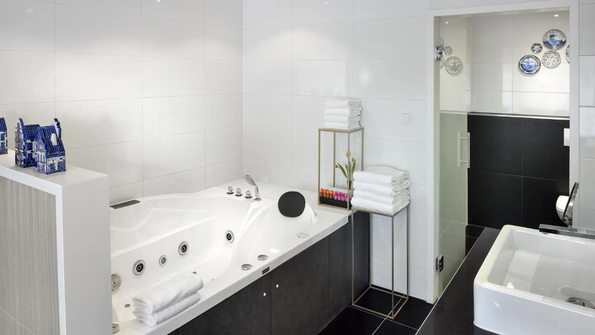 Bathroom in Van der Valk Hotel 's-Hertogenbosch – Vught