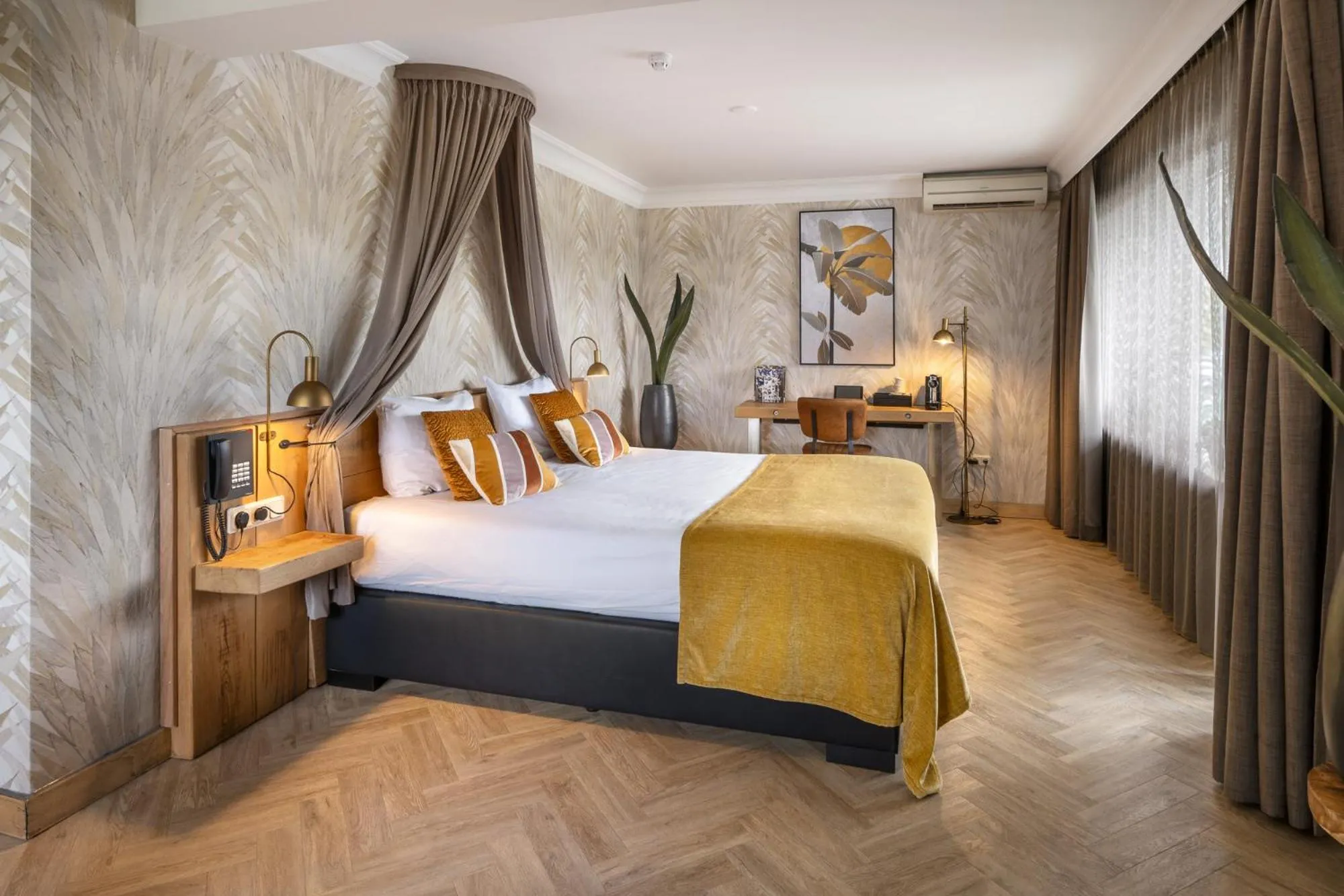 Bedroom, Bed in Van der Valk Hotel 's-Hertogenbosch – Vught
