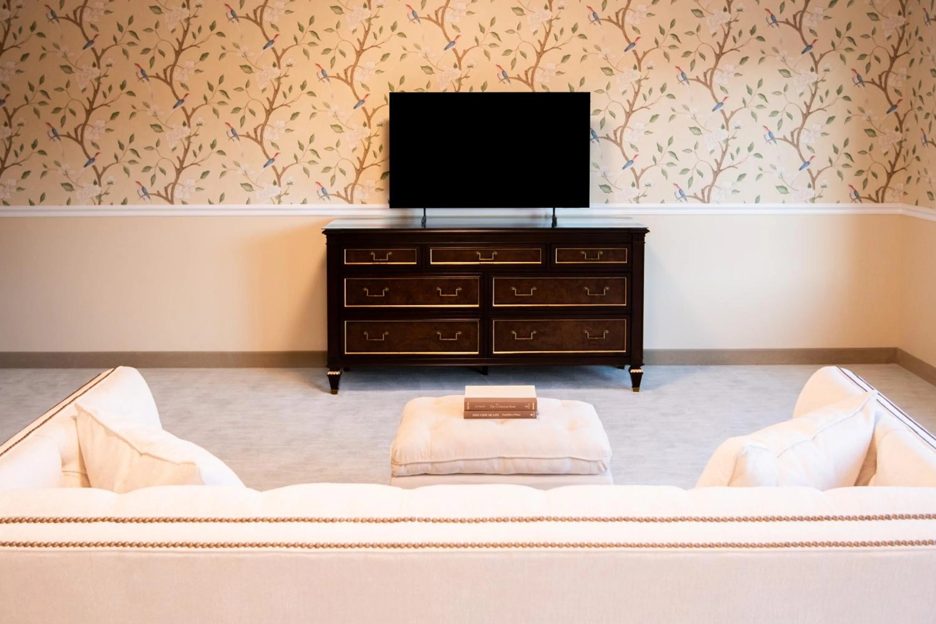 TV and multimedia, Bed in The Pathmaker Hotel