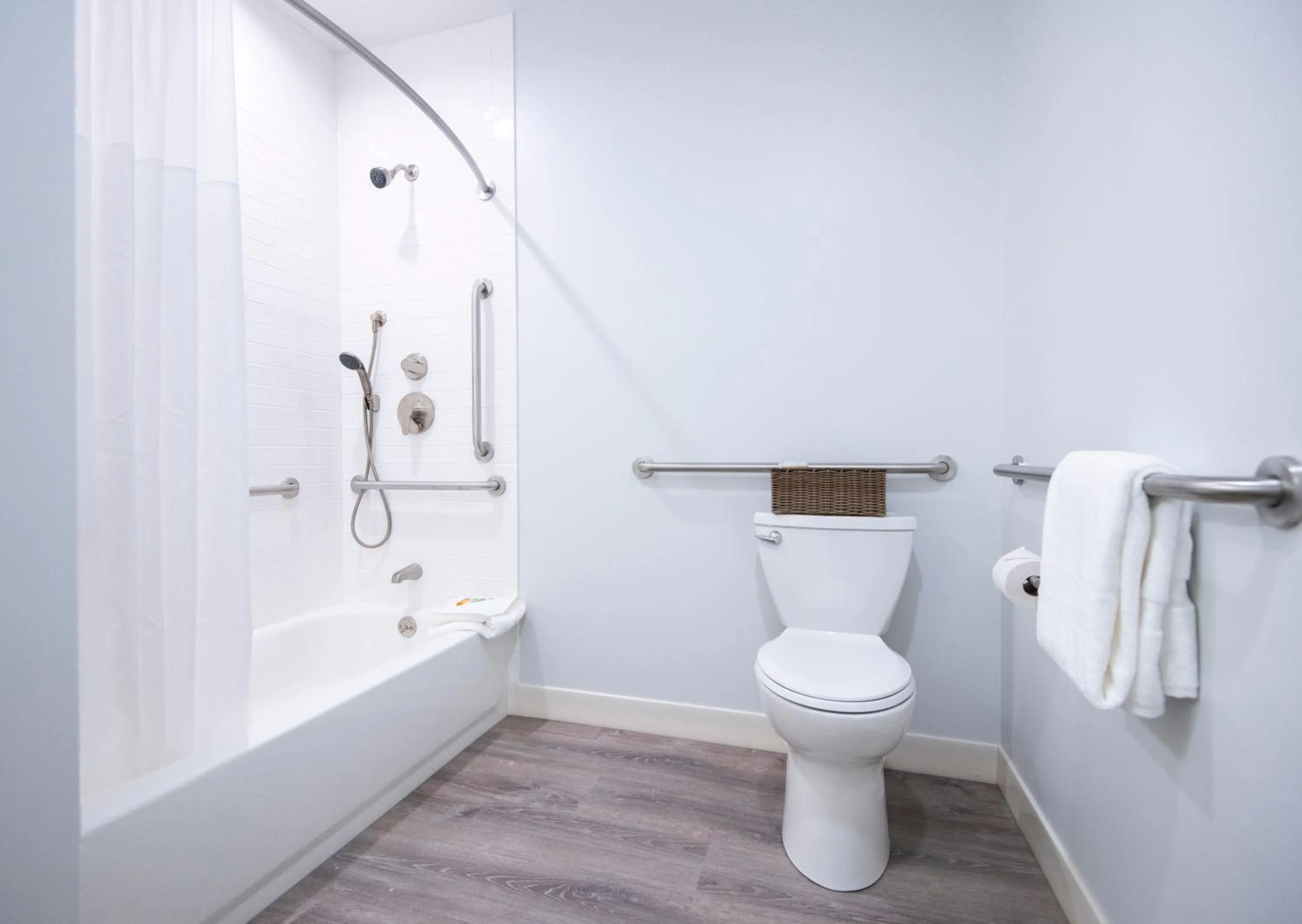 Shower in The Pathmaker Hotel