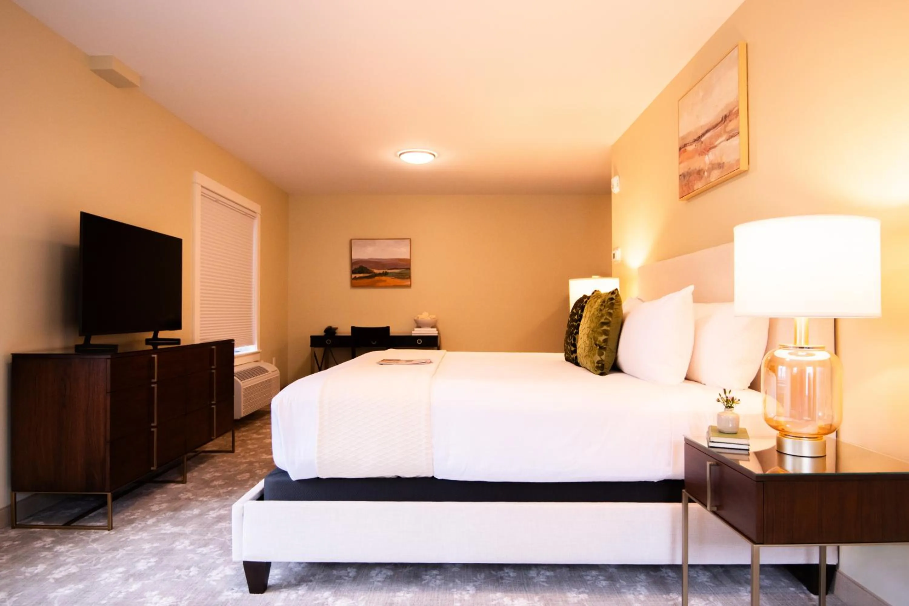 Bed in The Pathmaker Hotel