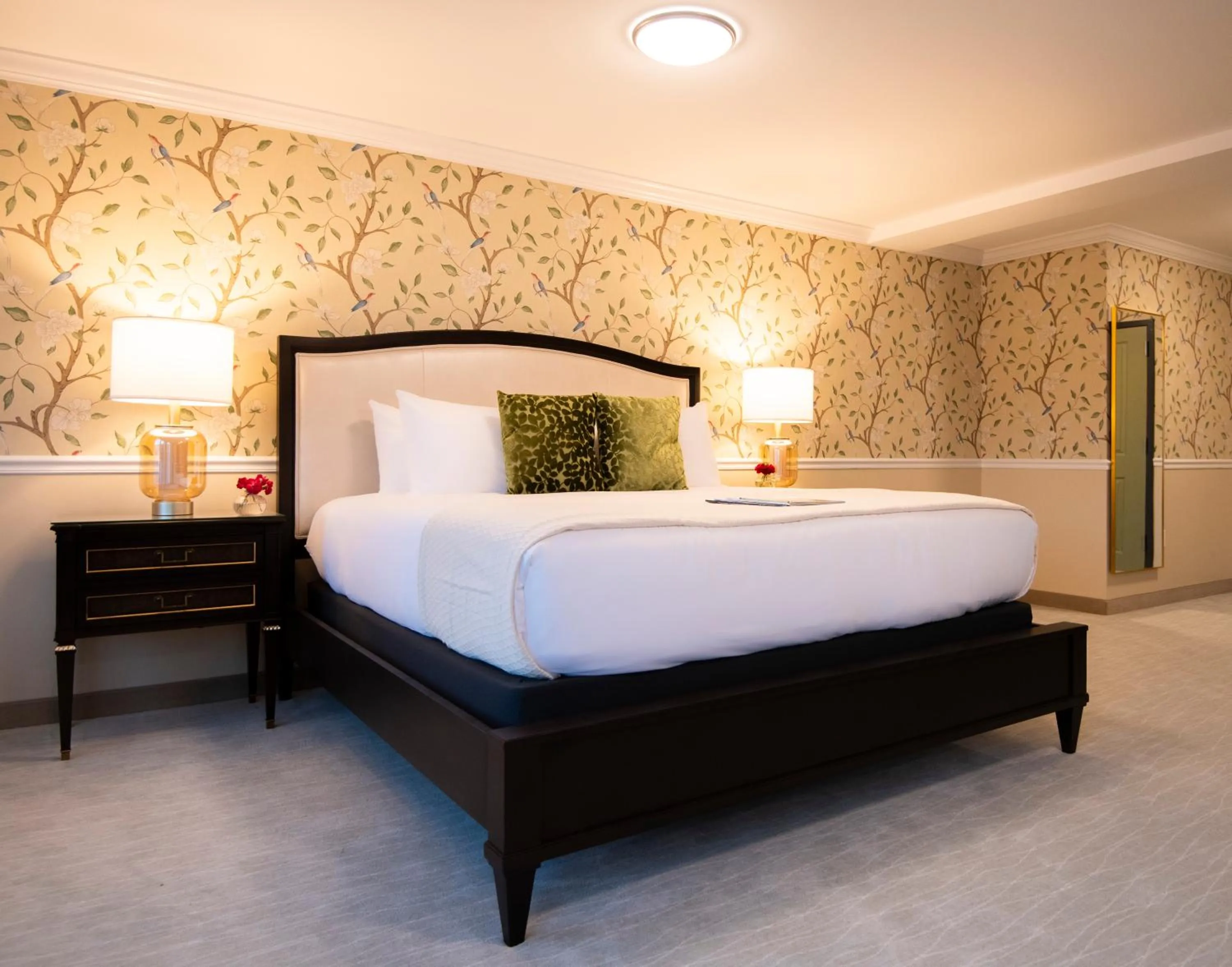 Bed in The Pathmaker Hotel