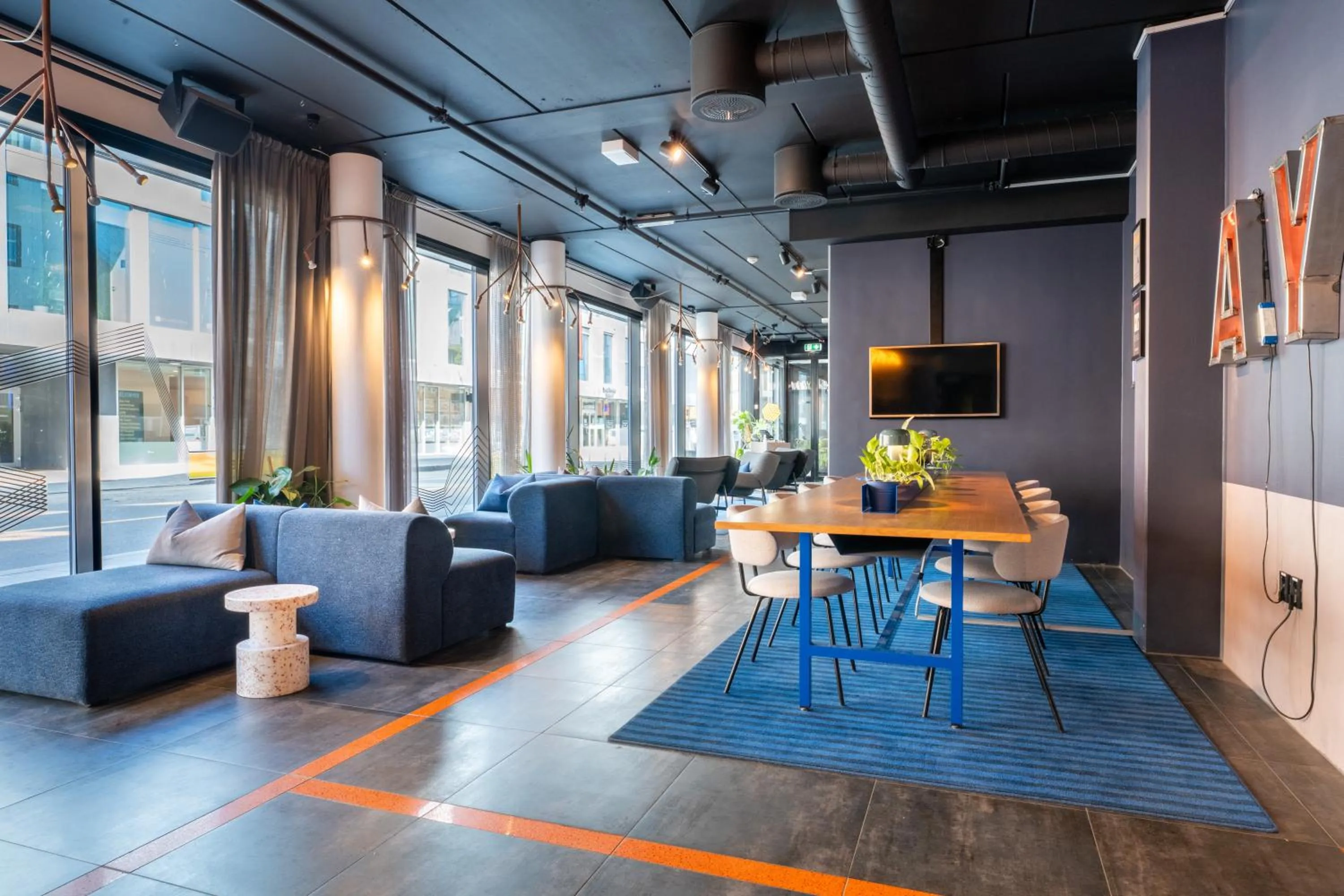 Communal lounge/ TV room in Comfort Hotel Xpress Tromsø