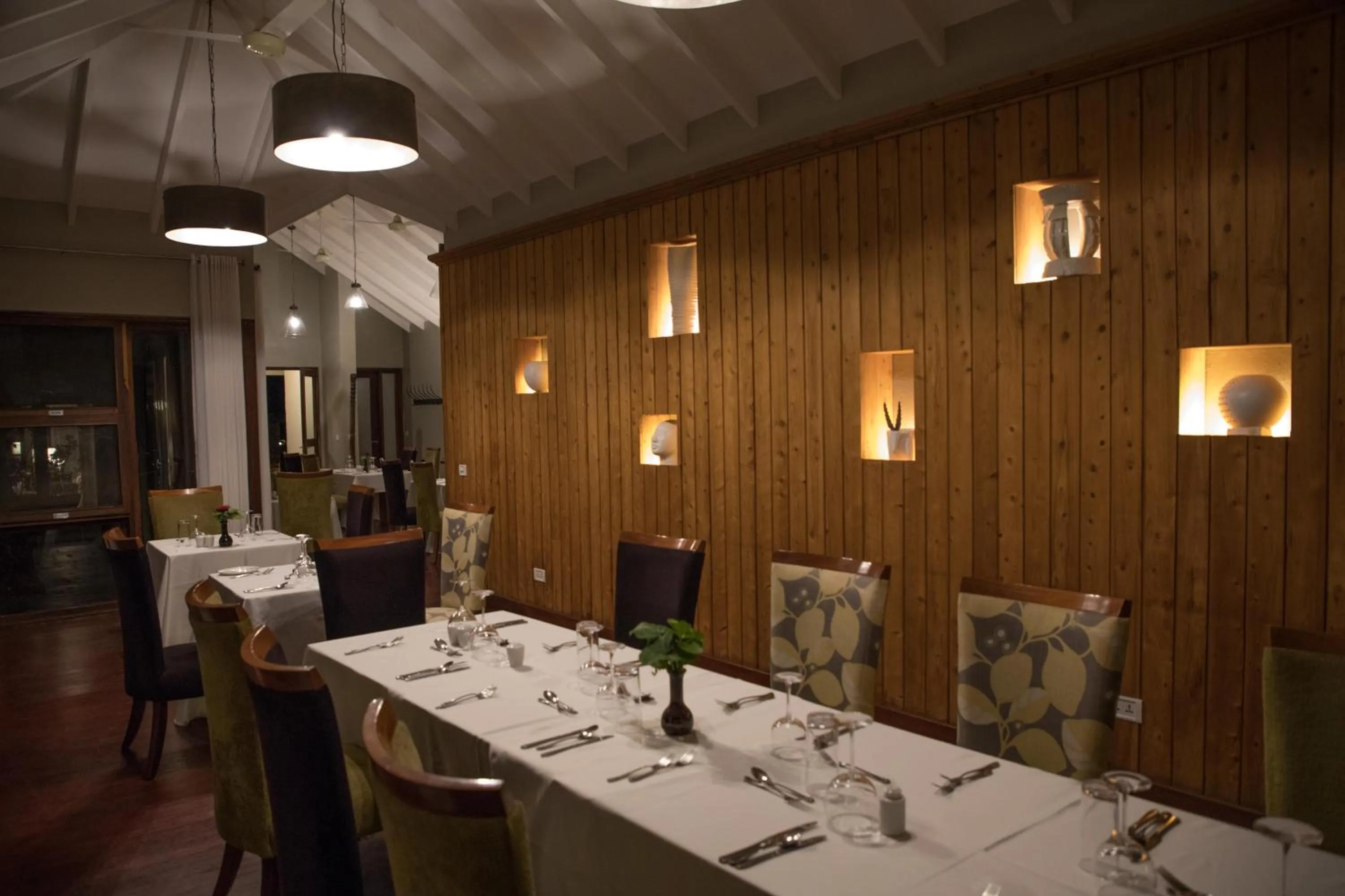 Restaurant/places to eat in Lake Duluti Lodge