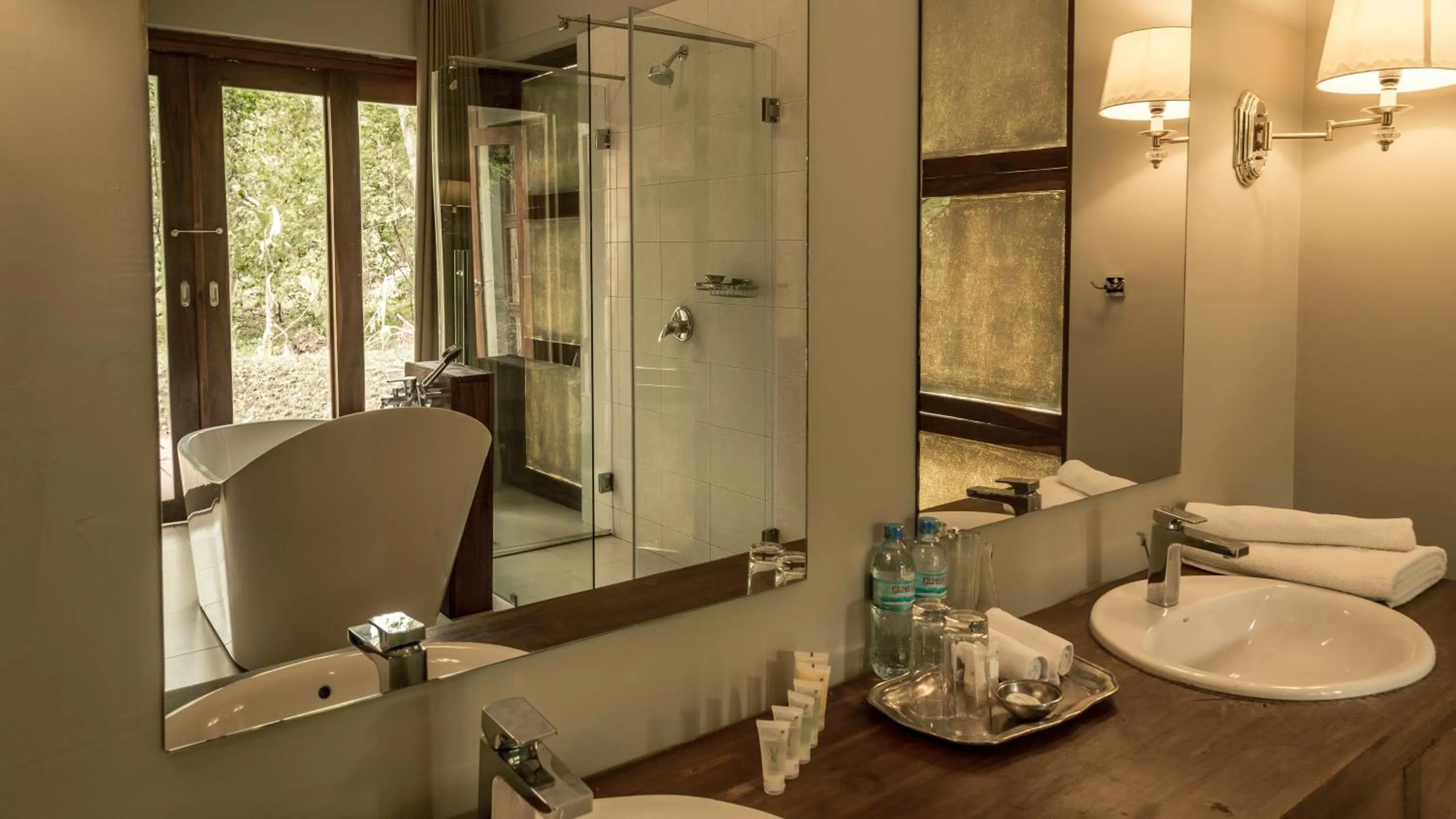 Bathroom in Lake Duluti Lodge