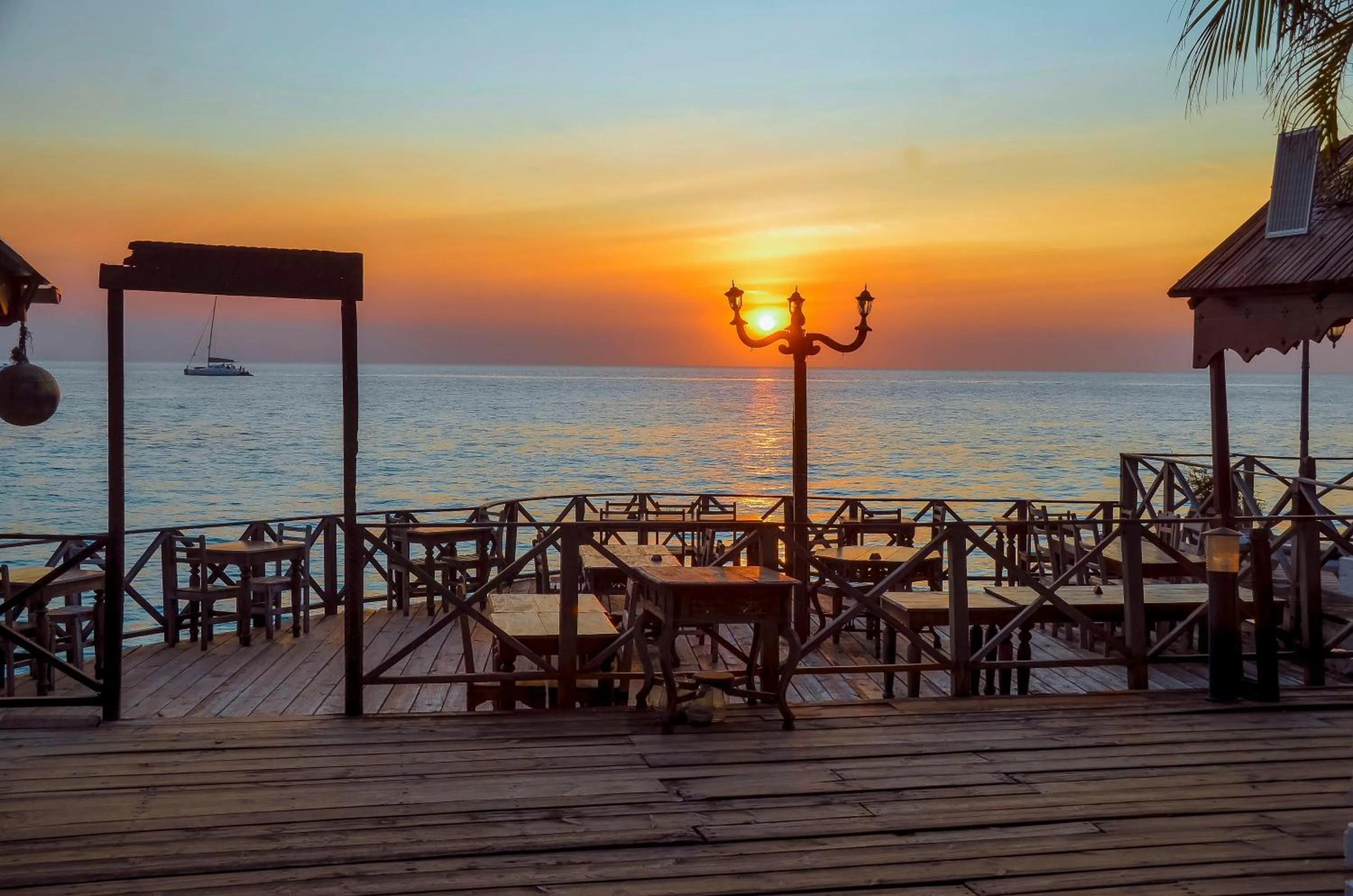 Restaurant/places to eat in Langi Langi Beach Bungalows