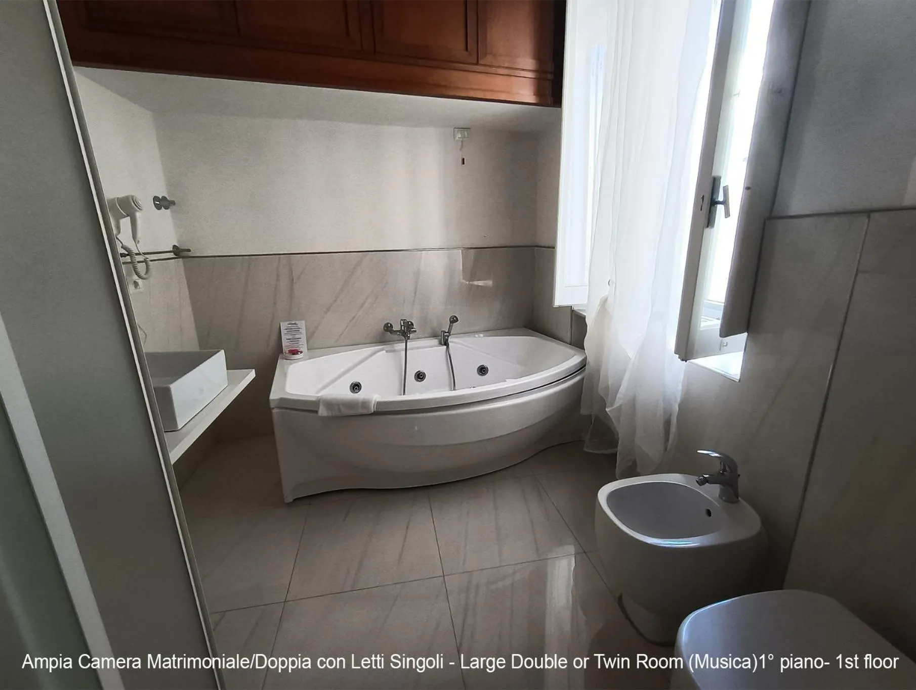 Shower in B&B 52cento