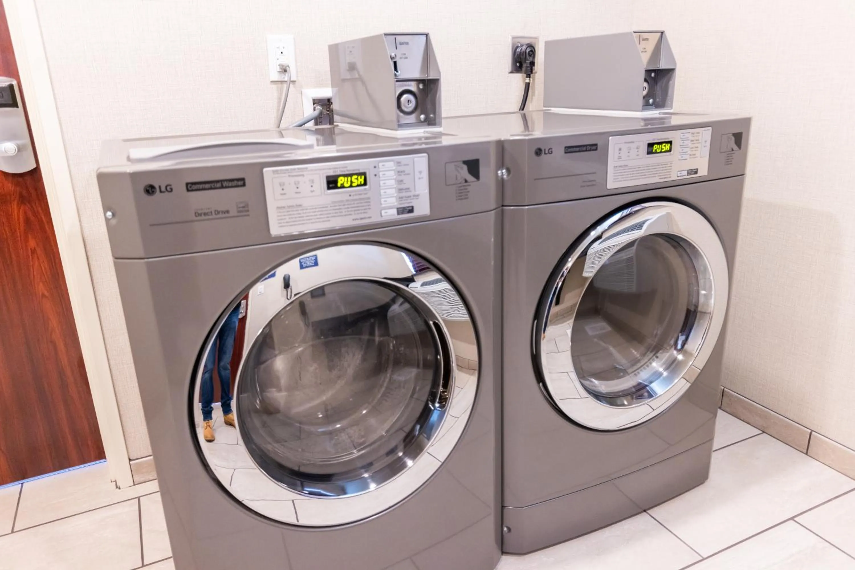 Cobblestone Inn & Suites - Winters