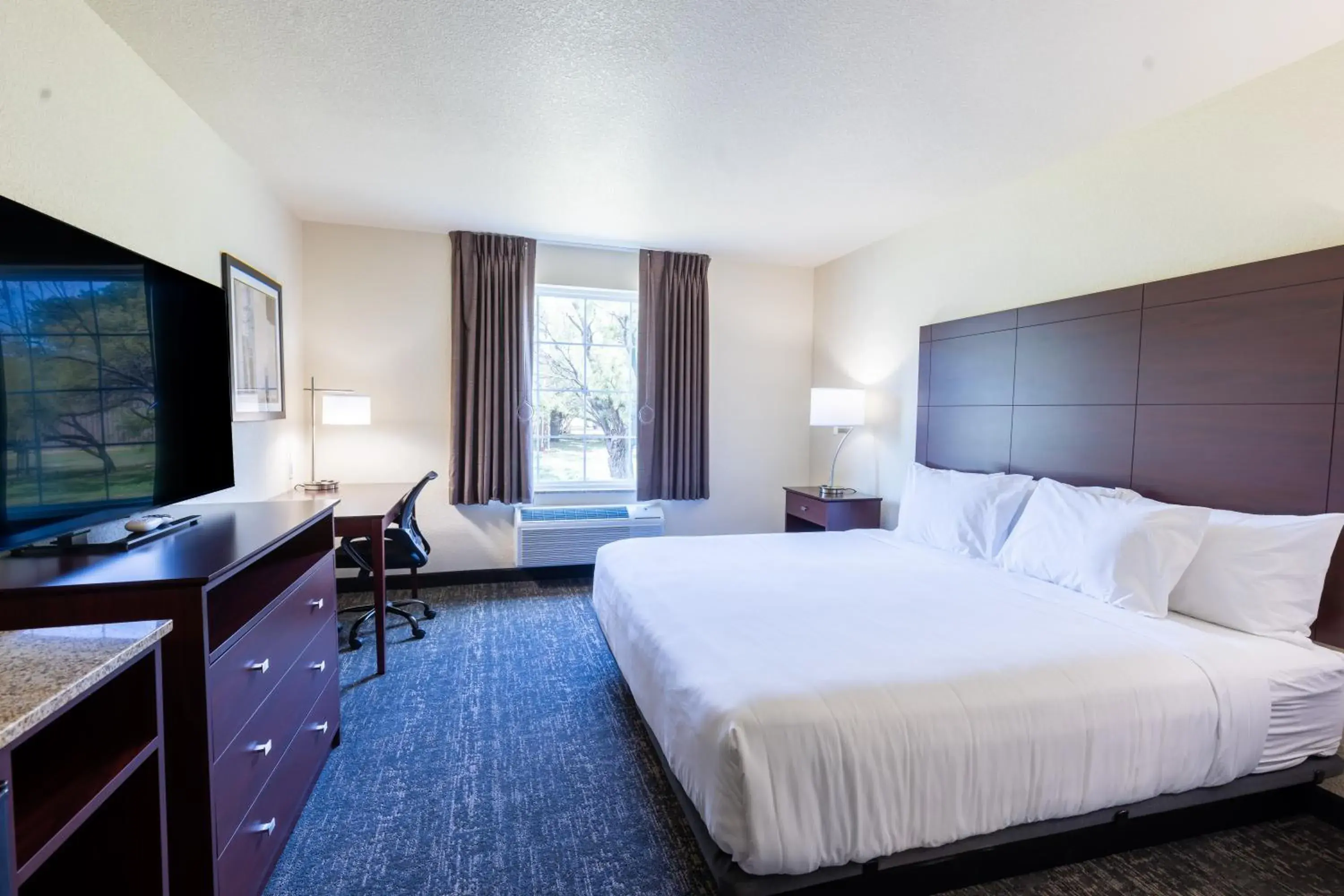 King Room - Disability Access in Cobblestone Inn & Suites - Winters King Room - Disability Access in Cobblestone Inn & Suites - Winters