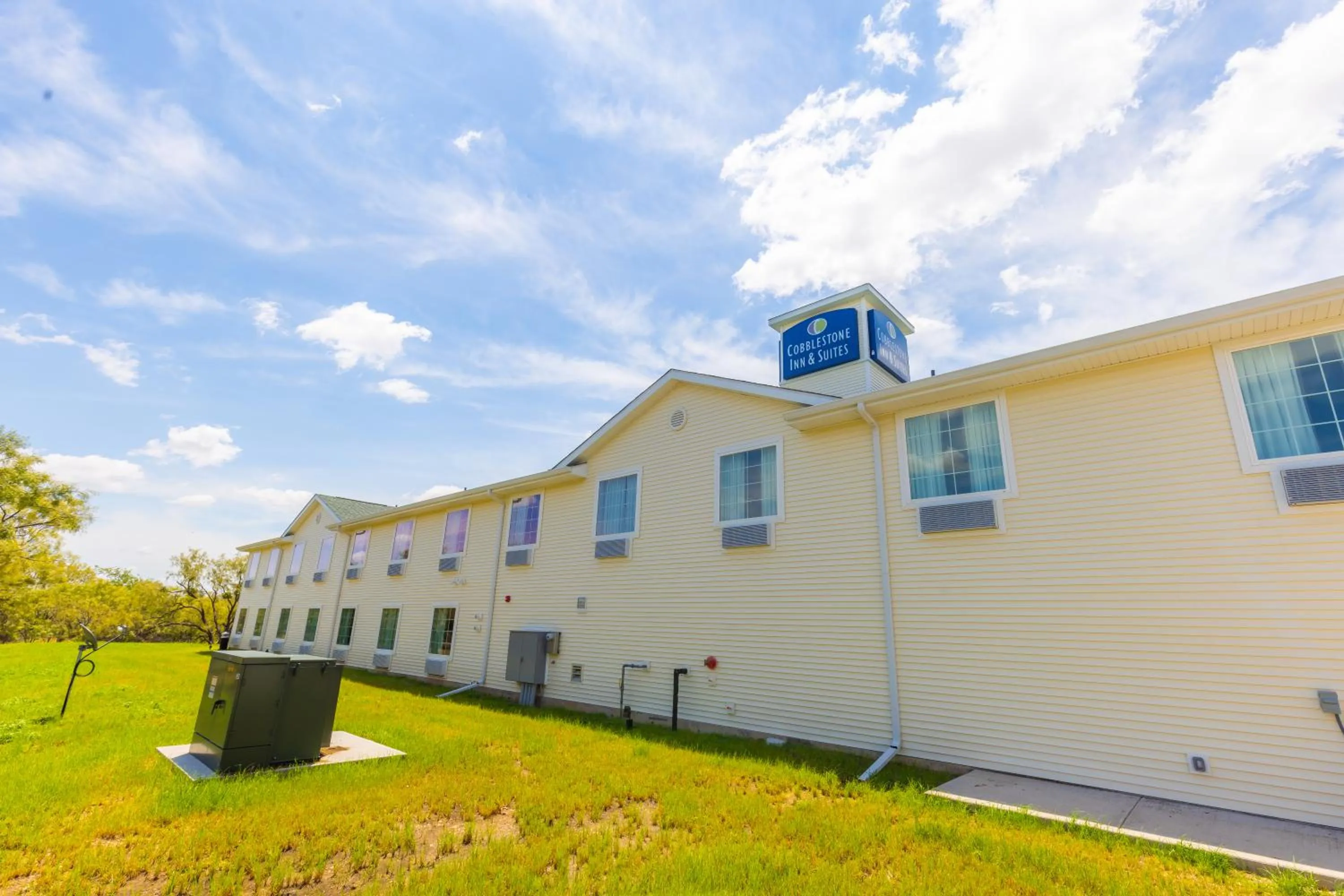 Cobblestone Inn & Suites - Winters