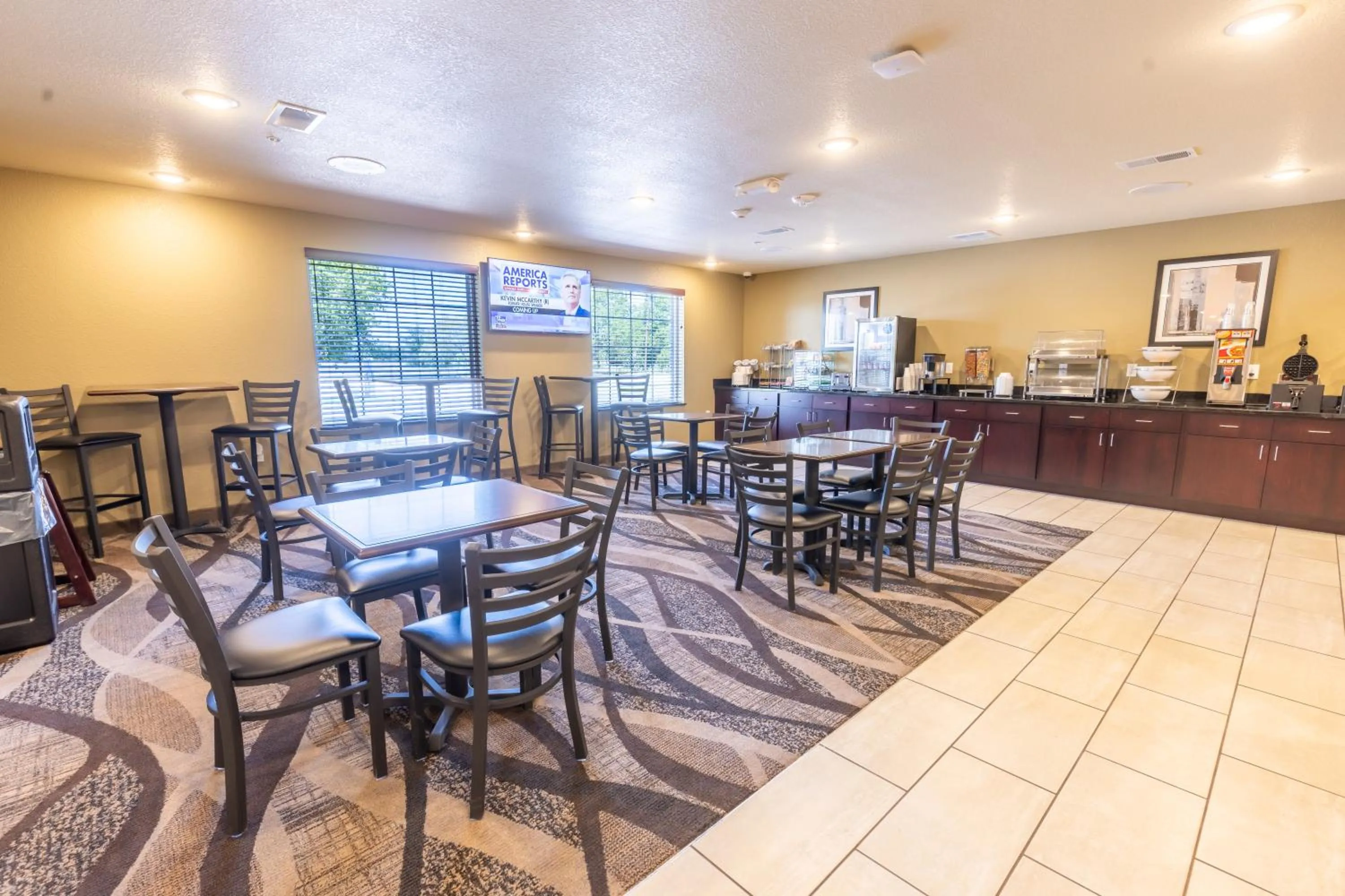 Cobblestone Inn & Suites - Winters