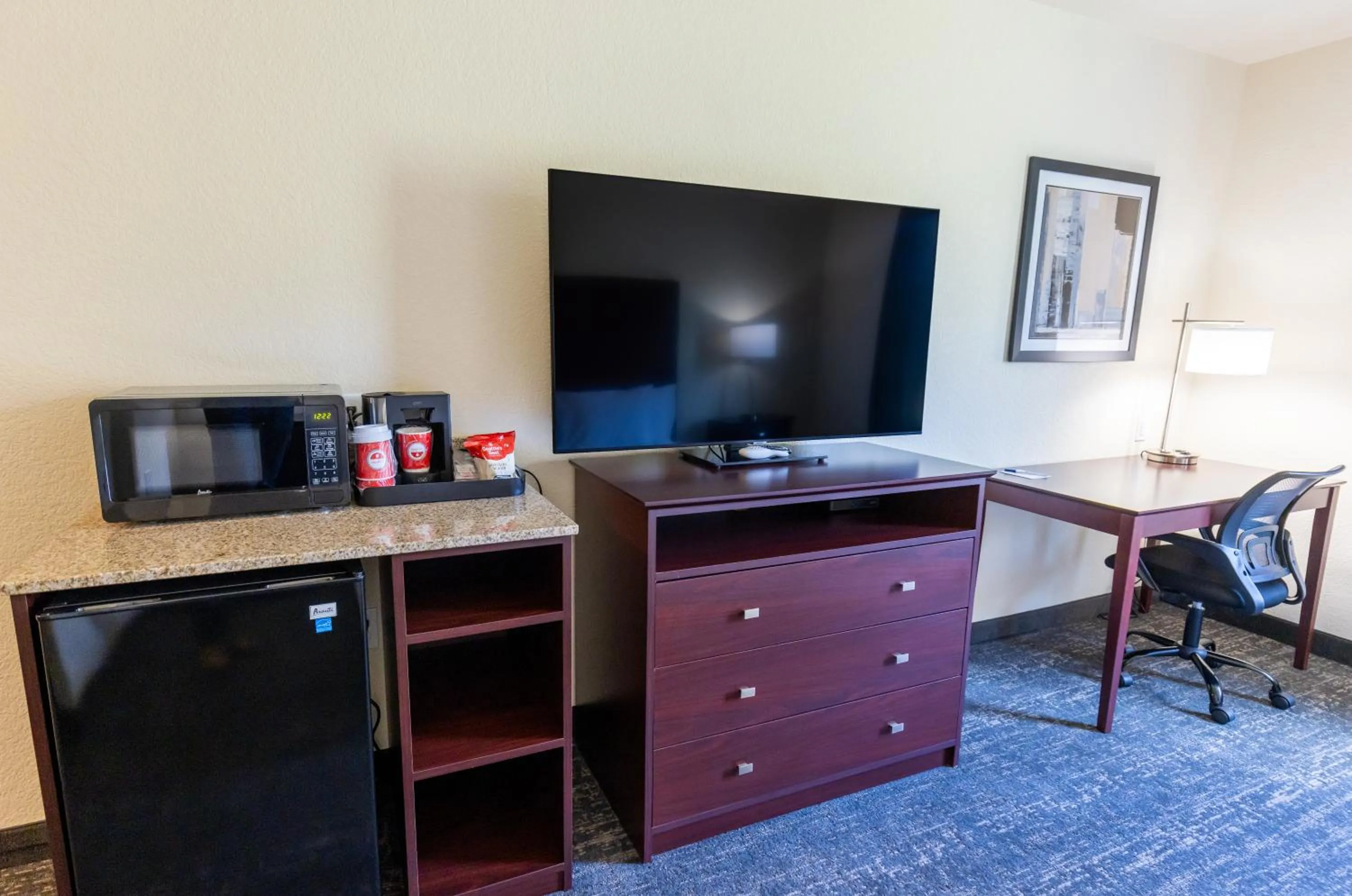 Cobblestone Inn & Suites - Winters