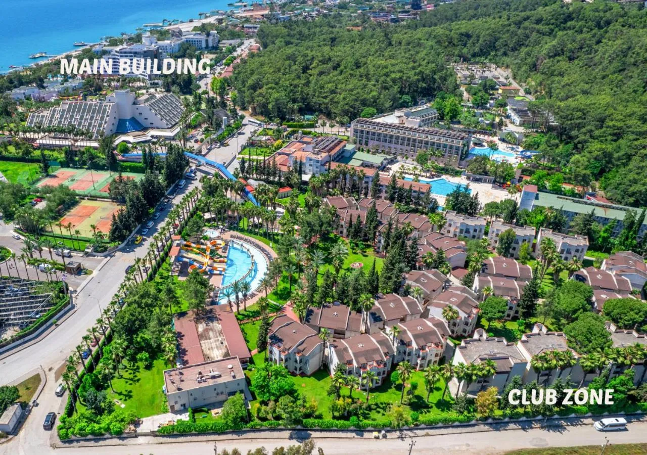 Property building in Queen's Park Resort Göynük