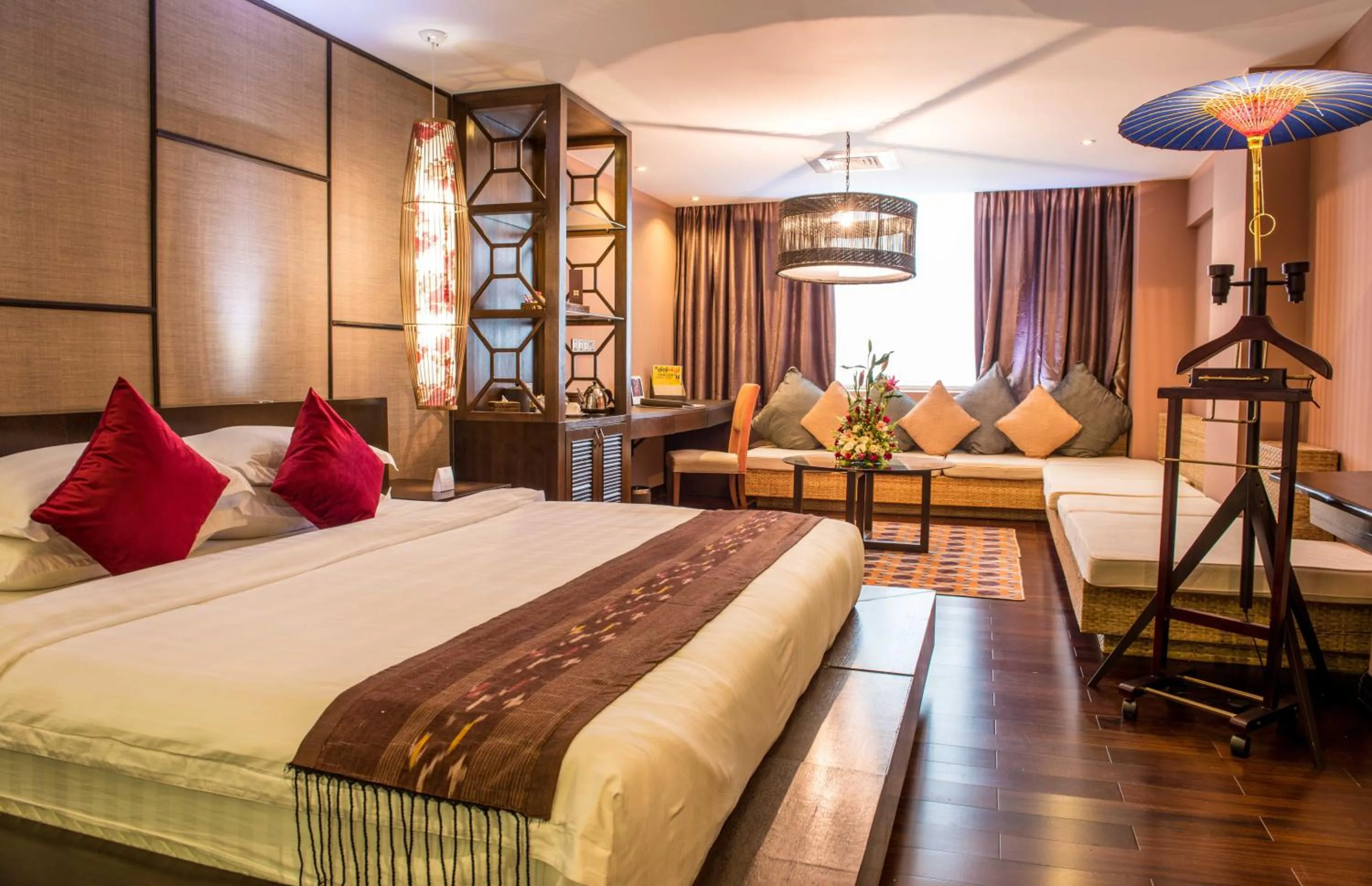 Photo of the whole room, Bed in Rose Garden Hotel