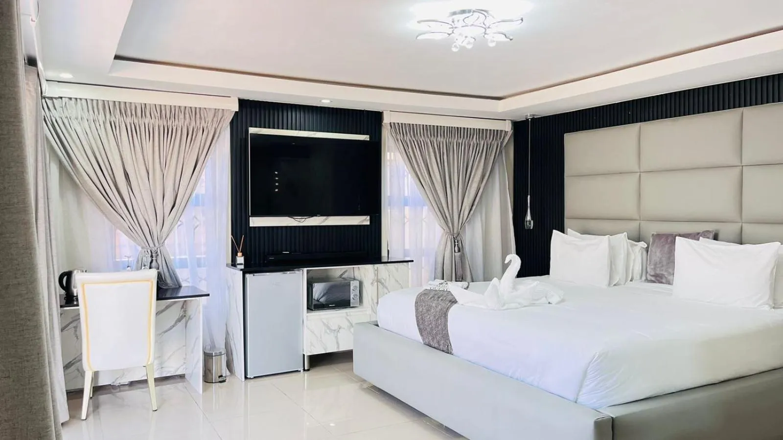 Bed in Boeketlong Lodge