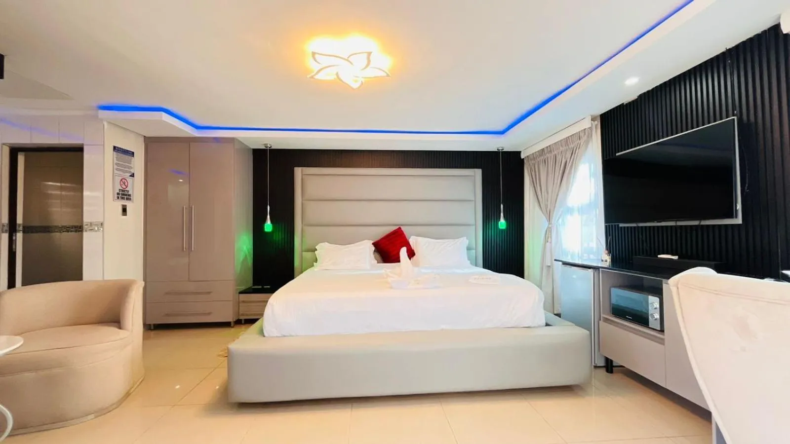 Bed in Boeketlong Lodge