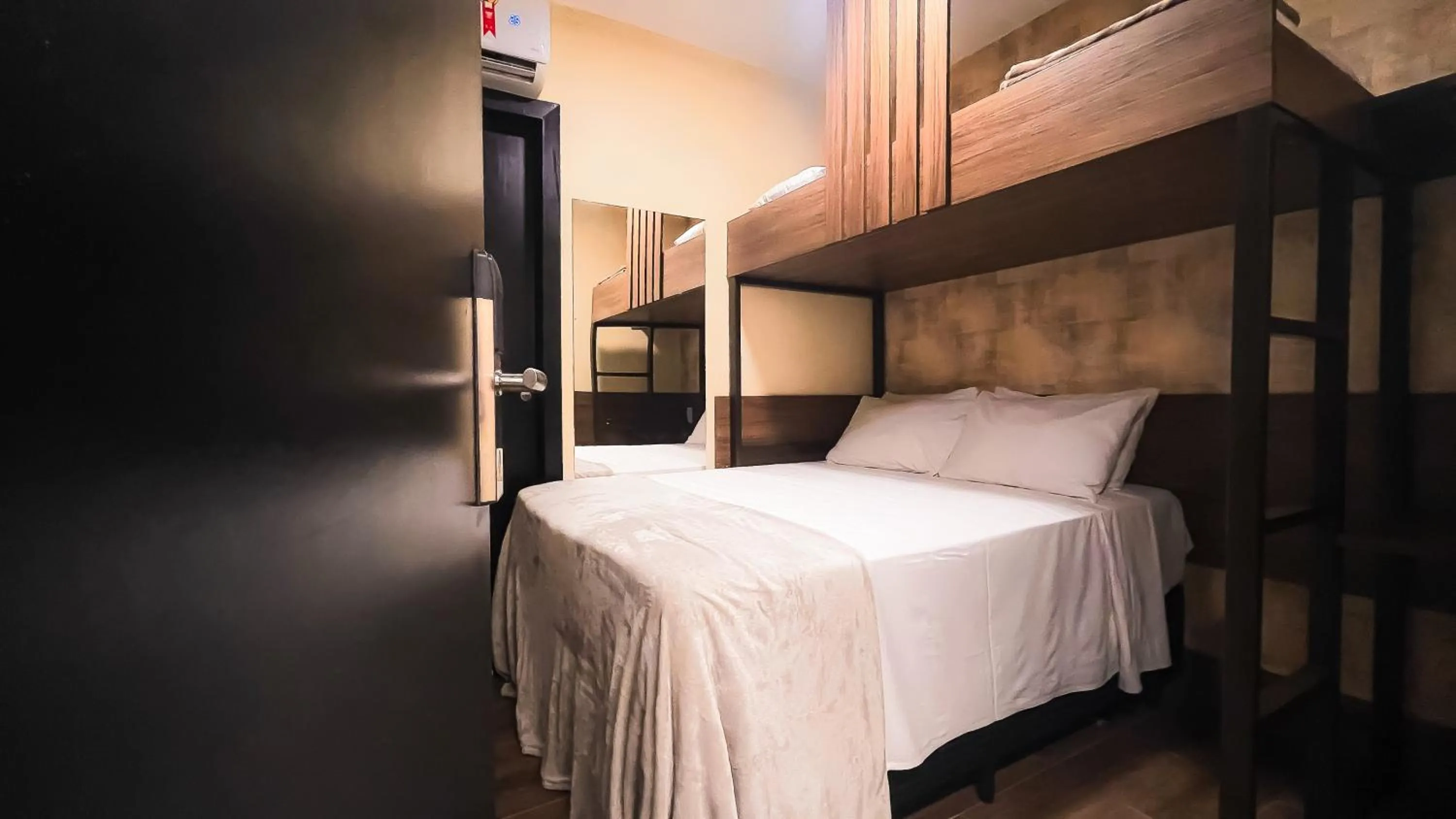 Bedroom, Bed in Uny Hotéis Brás