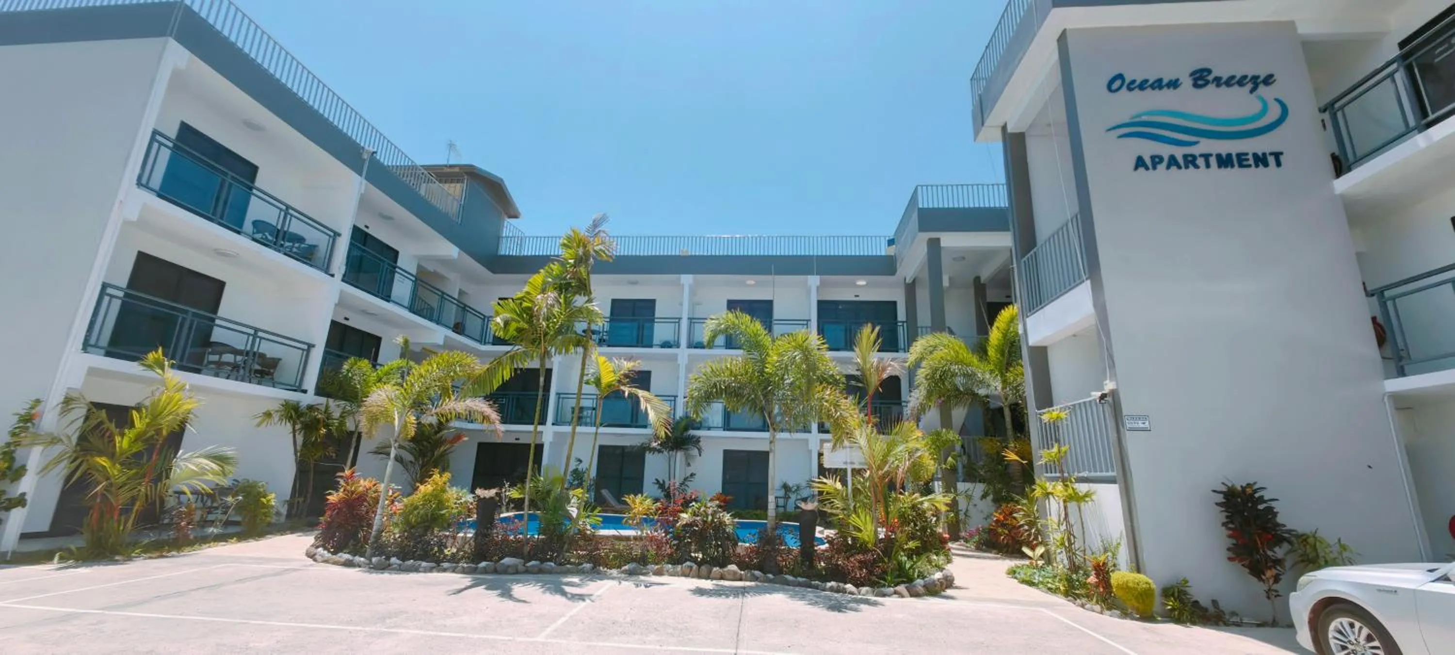 Property building in Ocean Breeze Apartment Hotel