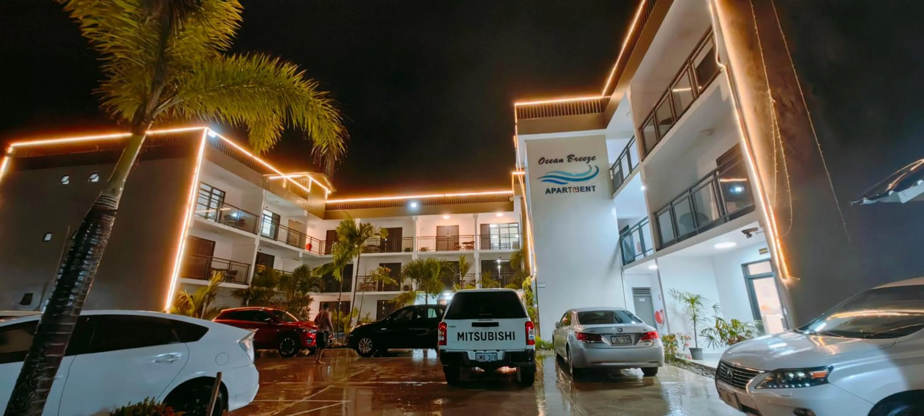 Property building in Ocean Breeze Apartment Hotel