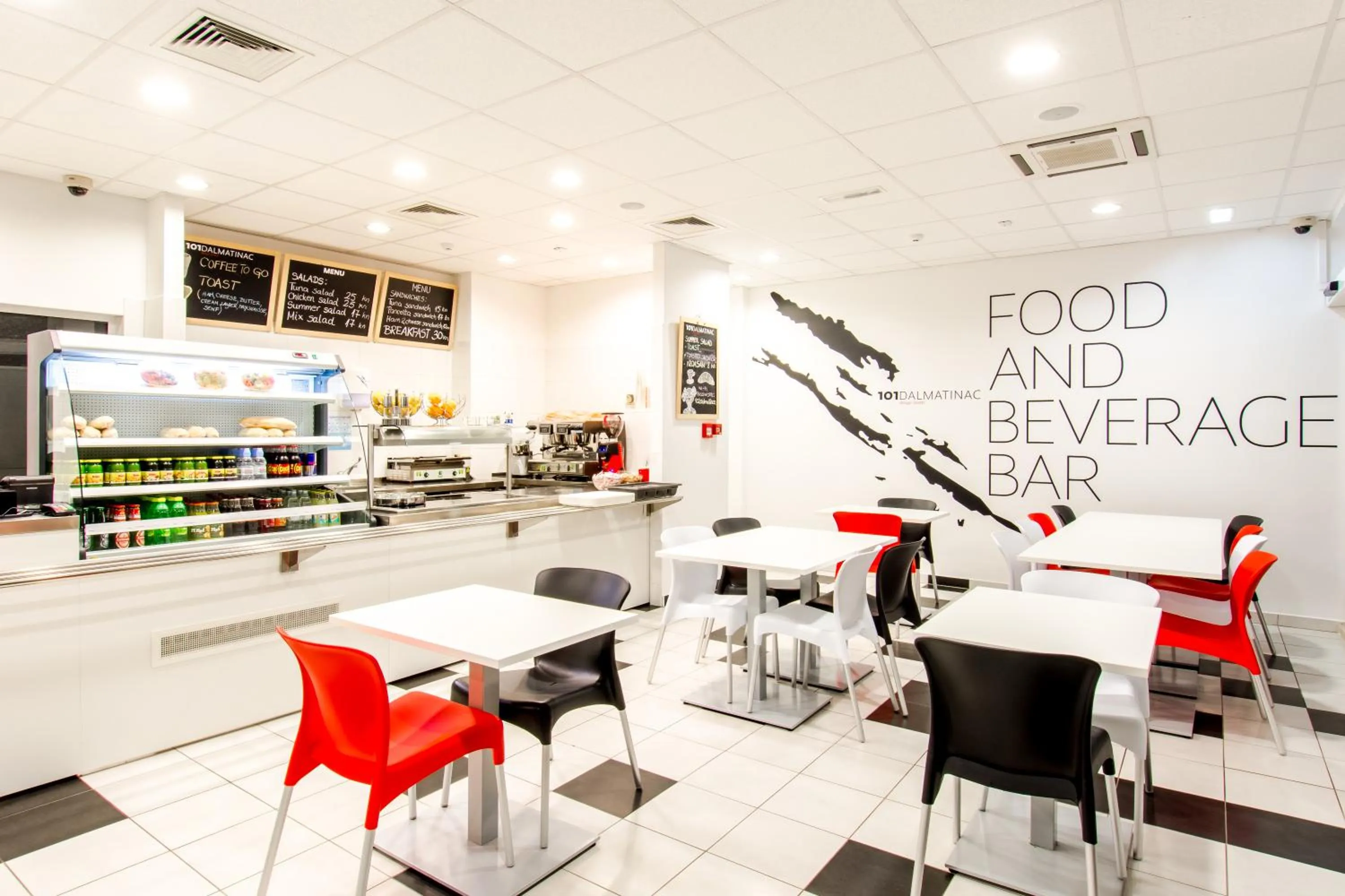 Restaurant/places to eat in Design Hostel 101 Dalmatinac