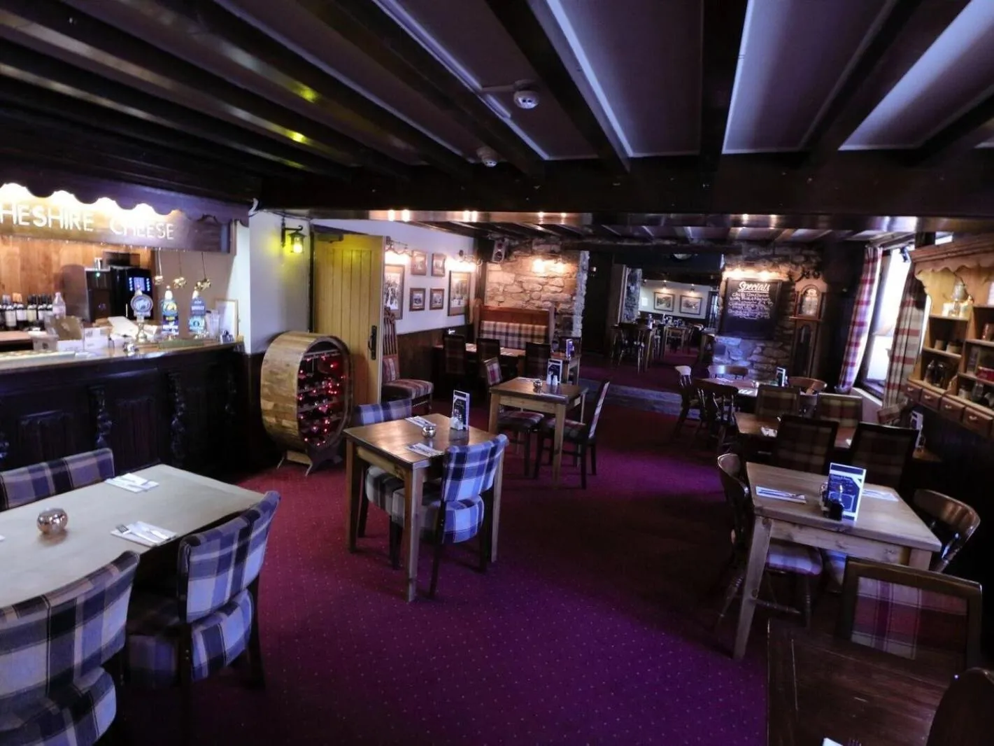 Dining area in Ye Olde Cheshire Cheese Inn