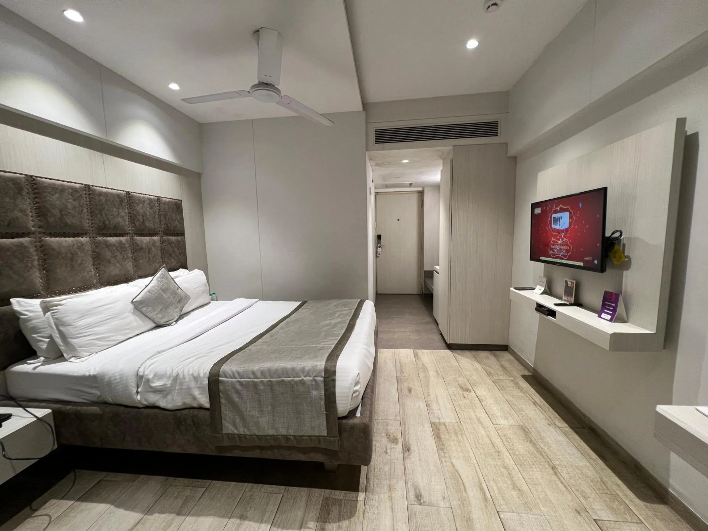 Bed in VITS Shalimar, Ankleshwar