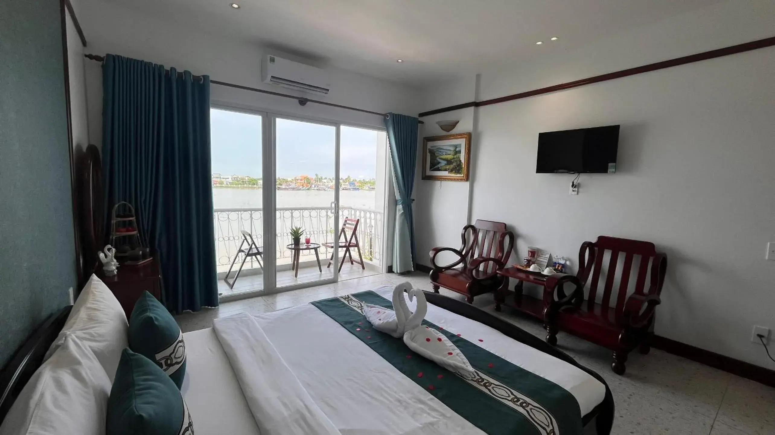 CHUONG DUONG HOTEL CHUONG DUONG HOTEL