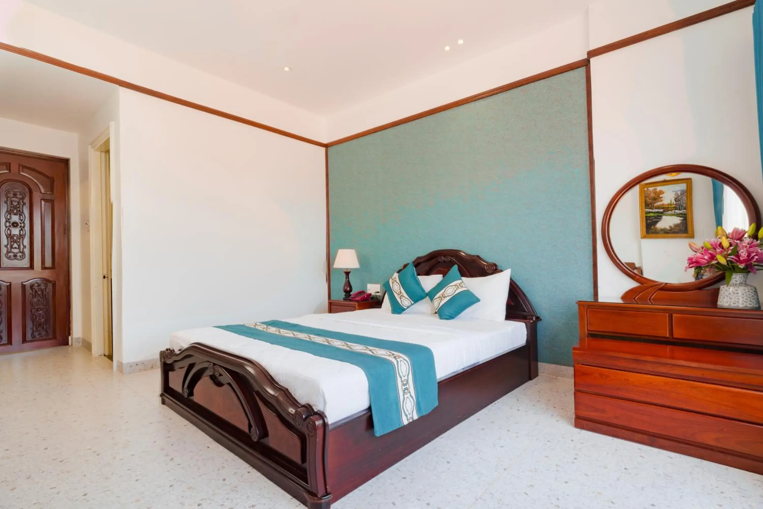 Deluxe Double Room in CHUONG DUONG HOTEL Deluxe Double Room in CHUONG DUONG HOTEL