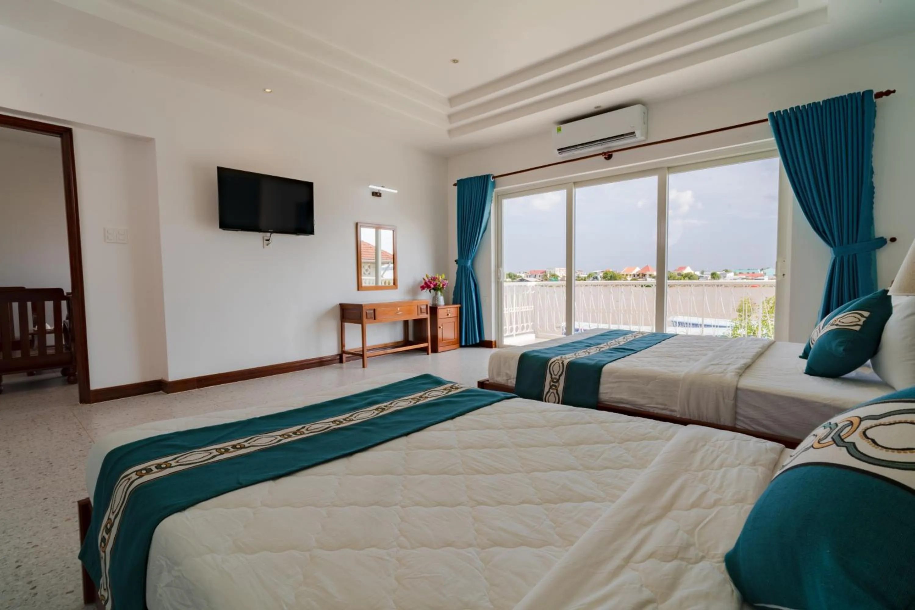 View (from property/room), Bed in CHUONG DUONG HOTEL