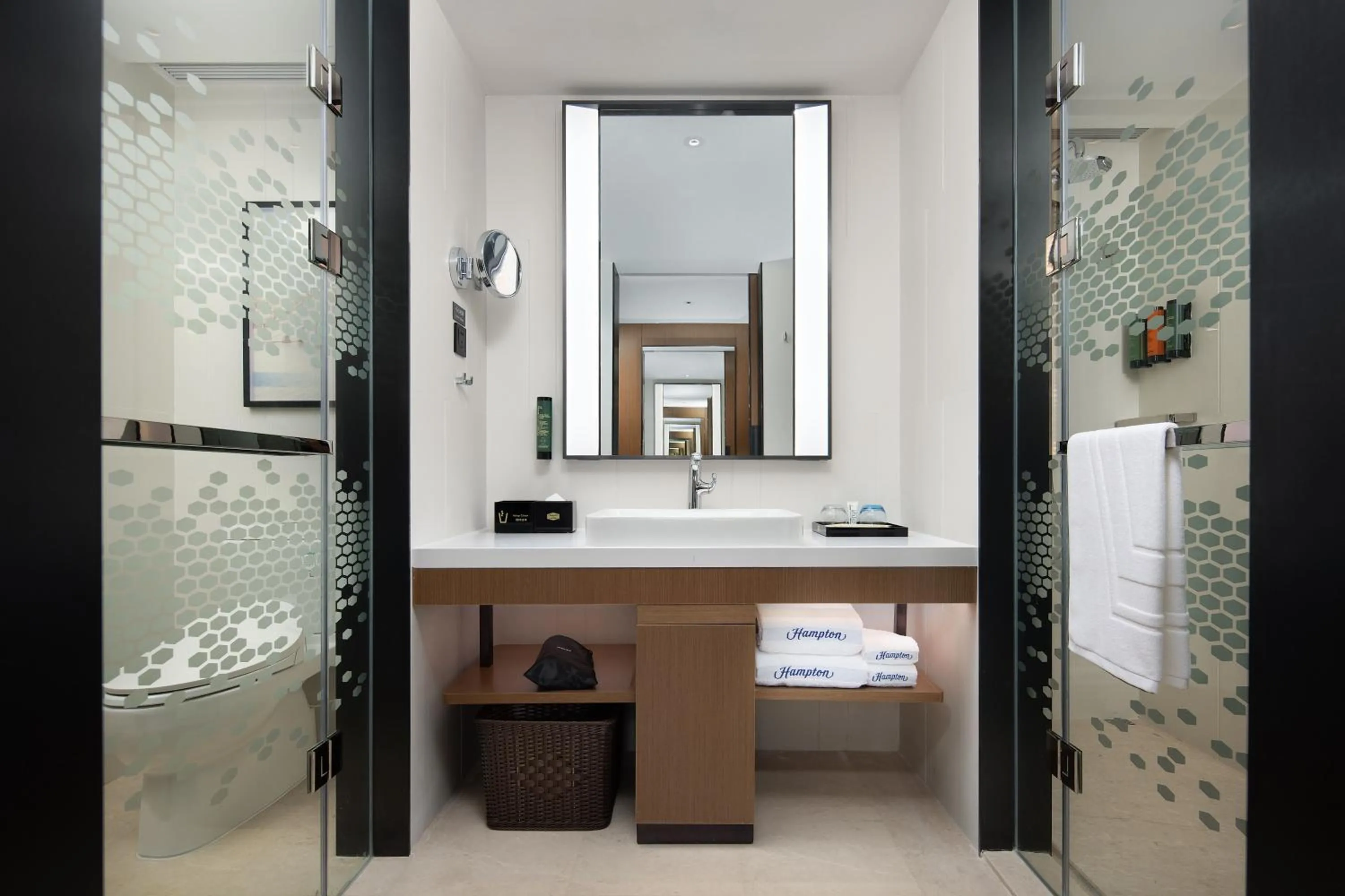 Bathroom in Hampton by Hilton Guangzhou Luoxi