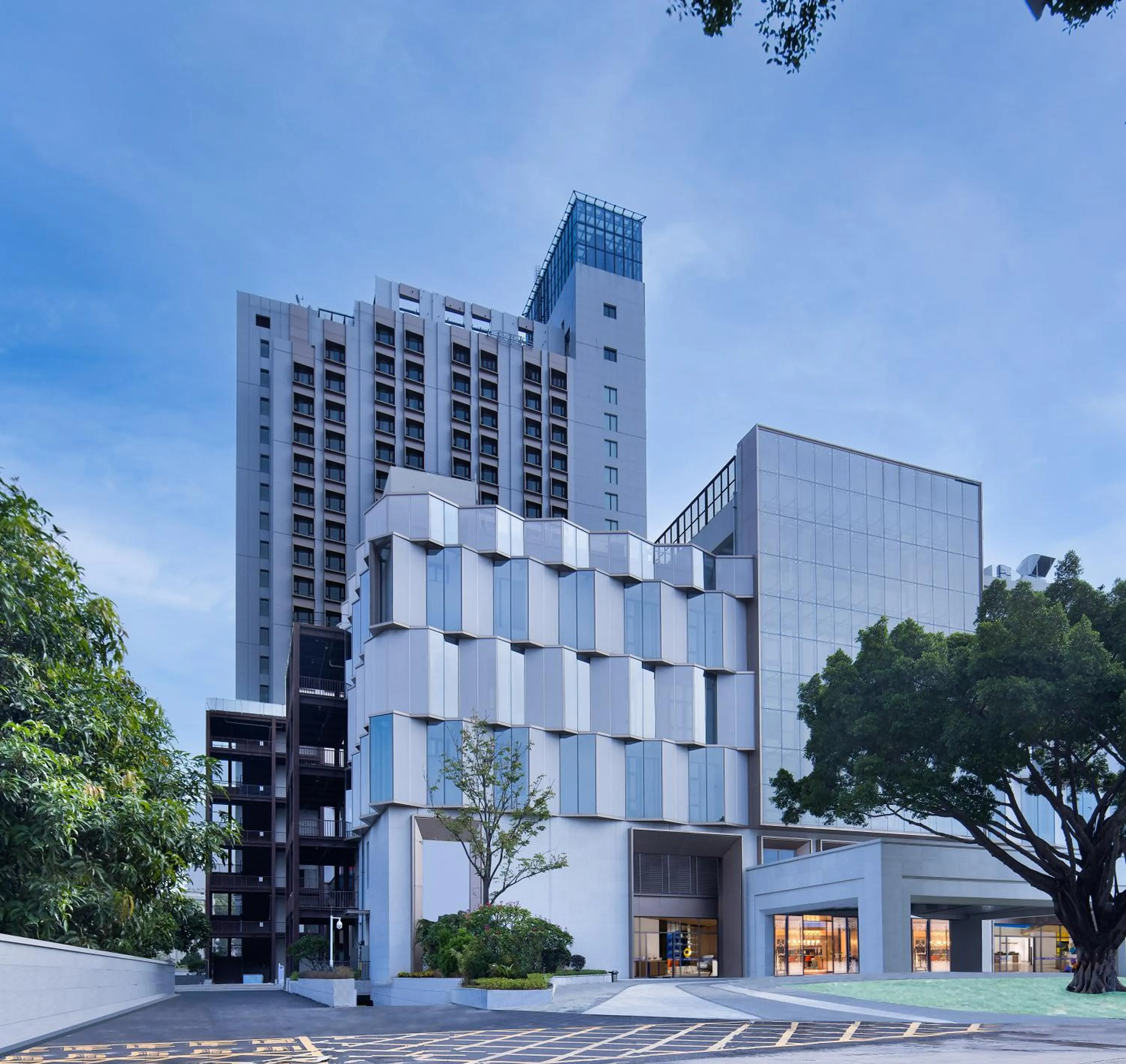 Property building in Hampton by Hilton Guangzhou Luoxi