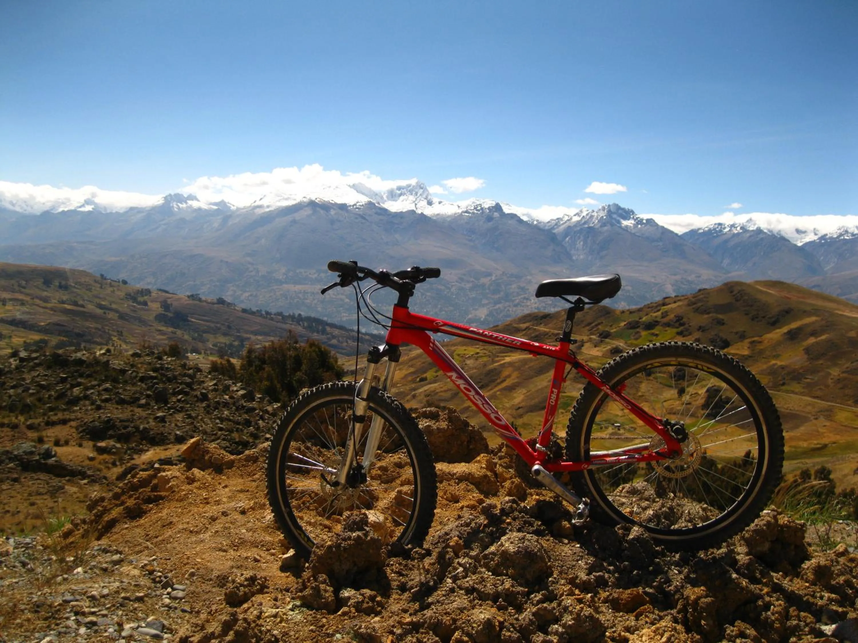 Cycling in Hotel de Turistas Huaraz