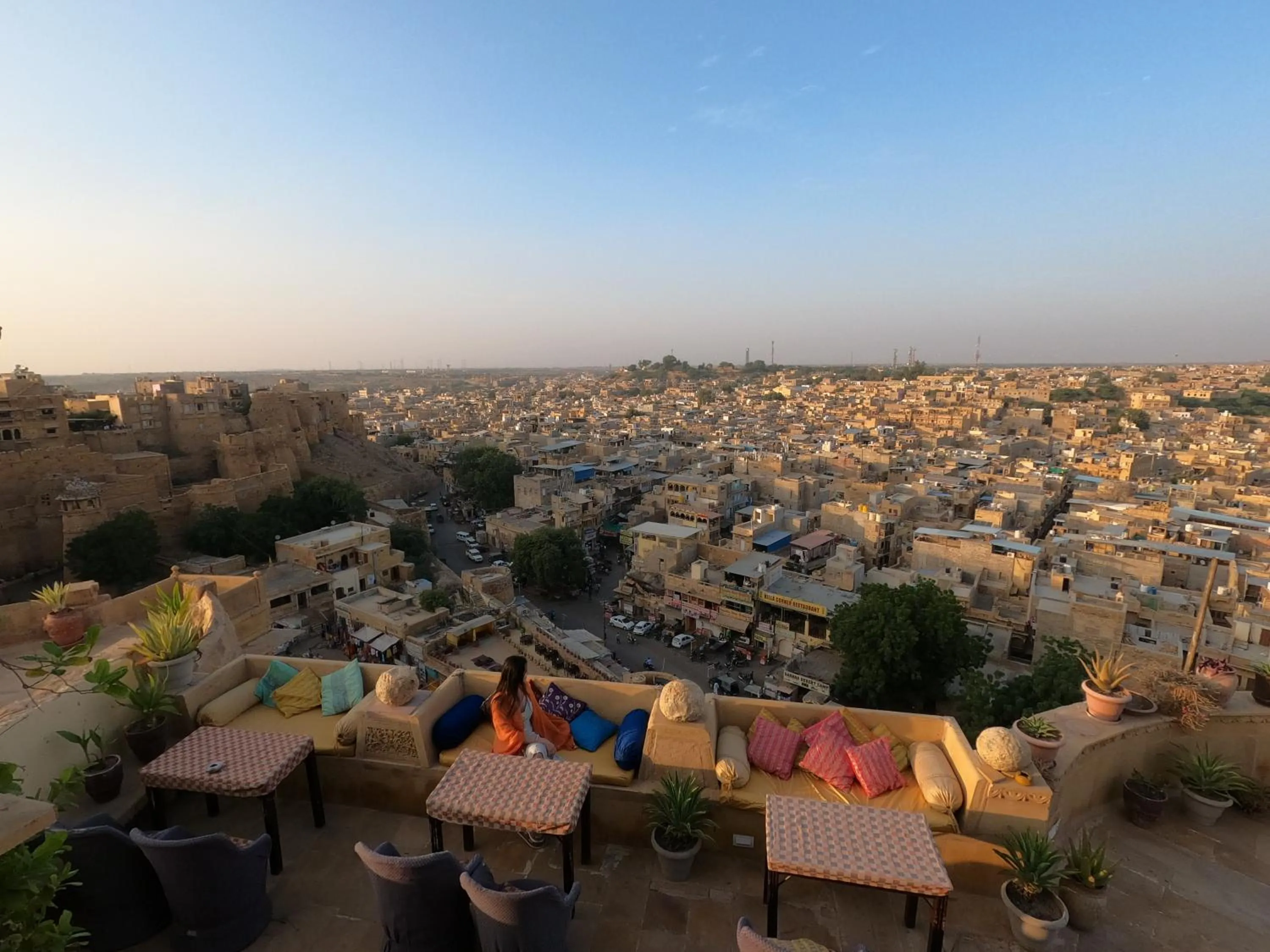 Restaurant/places to eat in Hotel Garh Jaisal Haveli