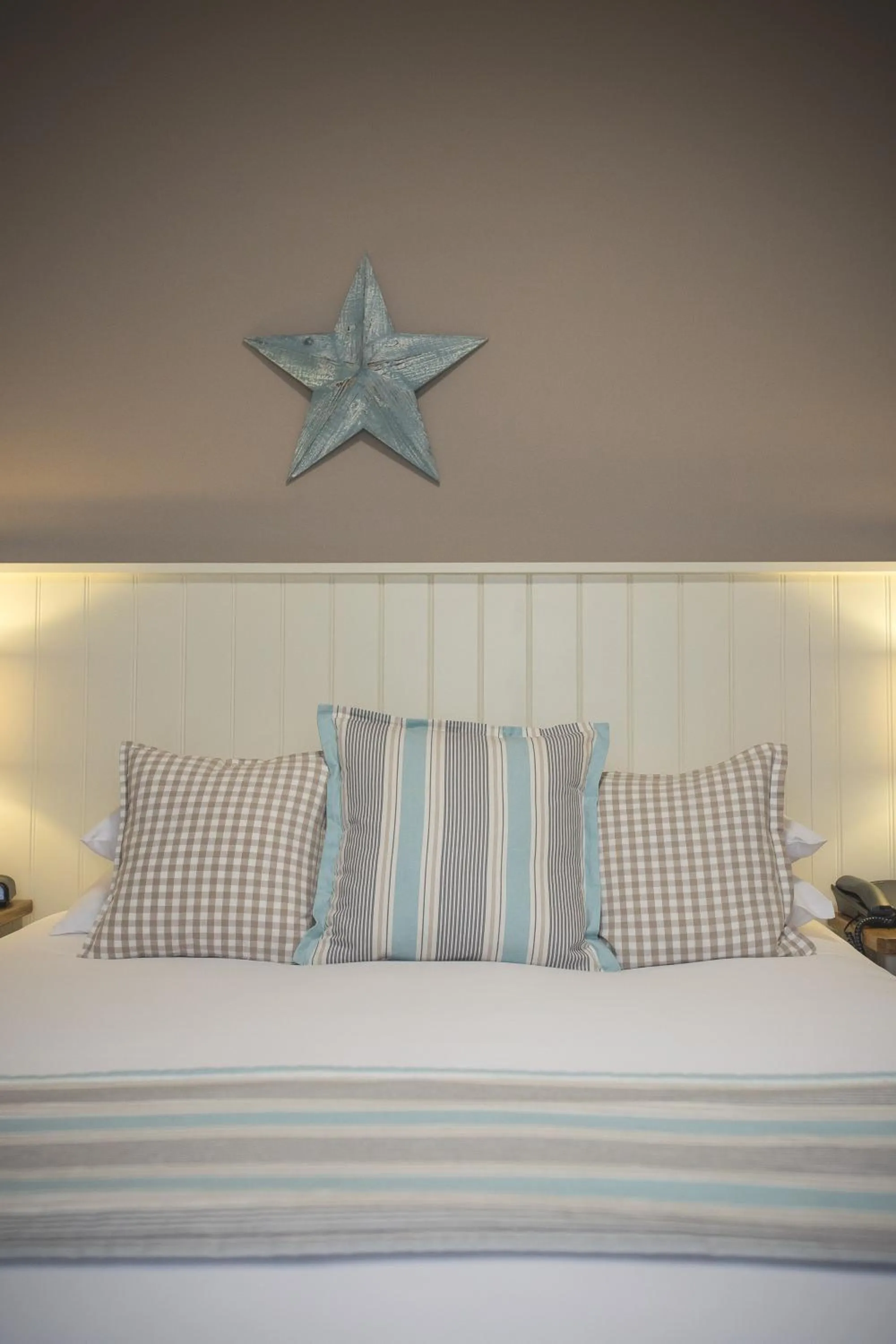 Decorative detail, Bed in George Hotel, BW Signature Collection