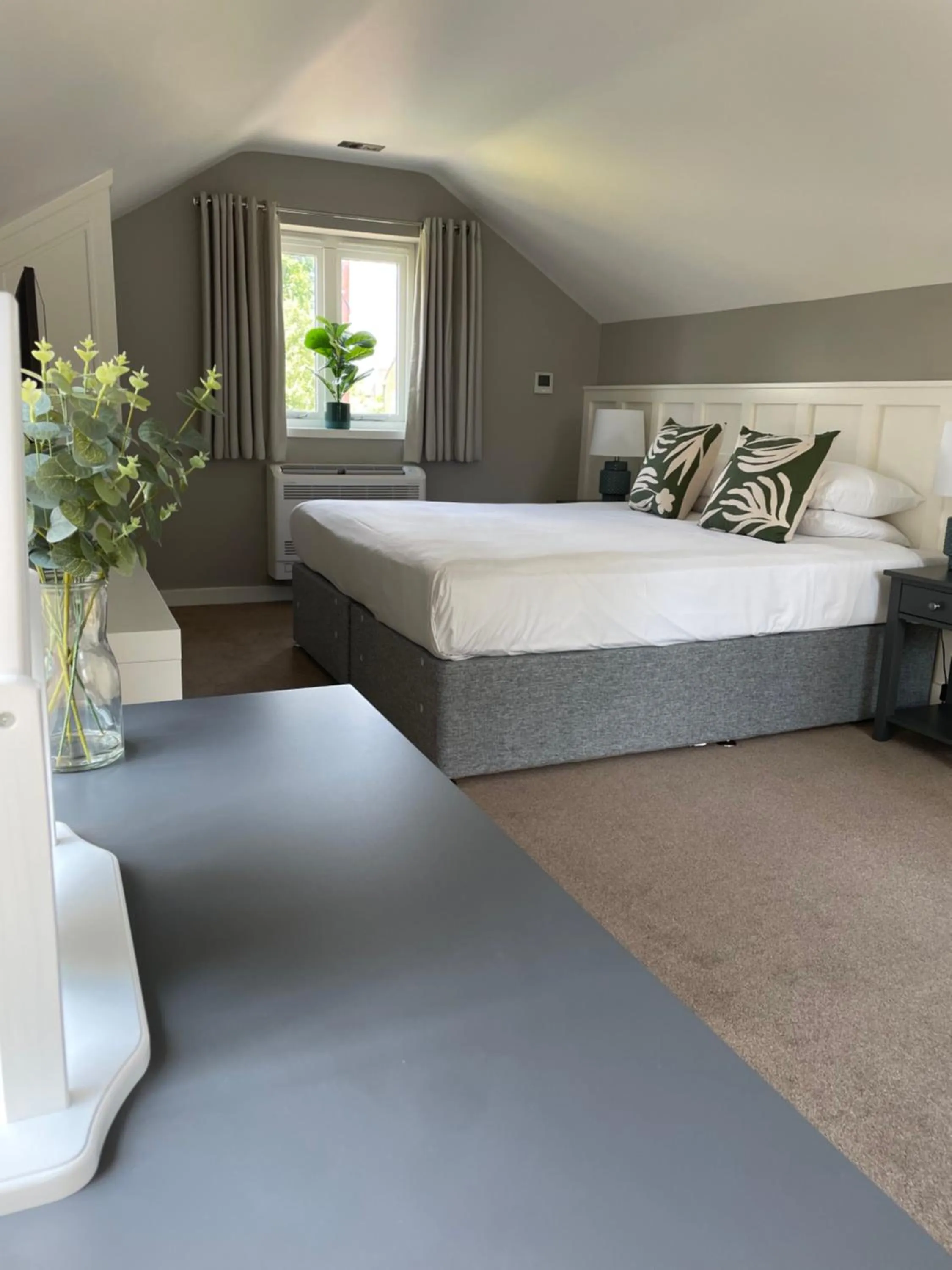 Bed in George Hotel, BW Signature Collection