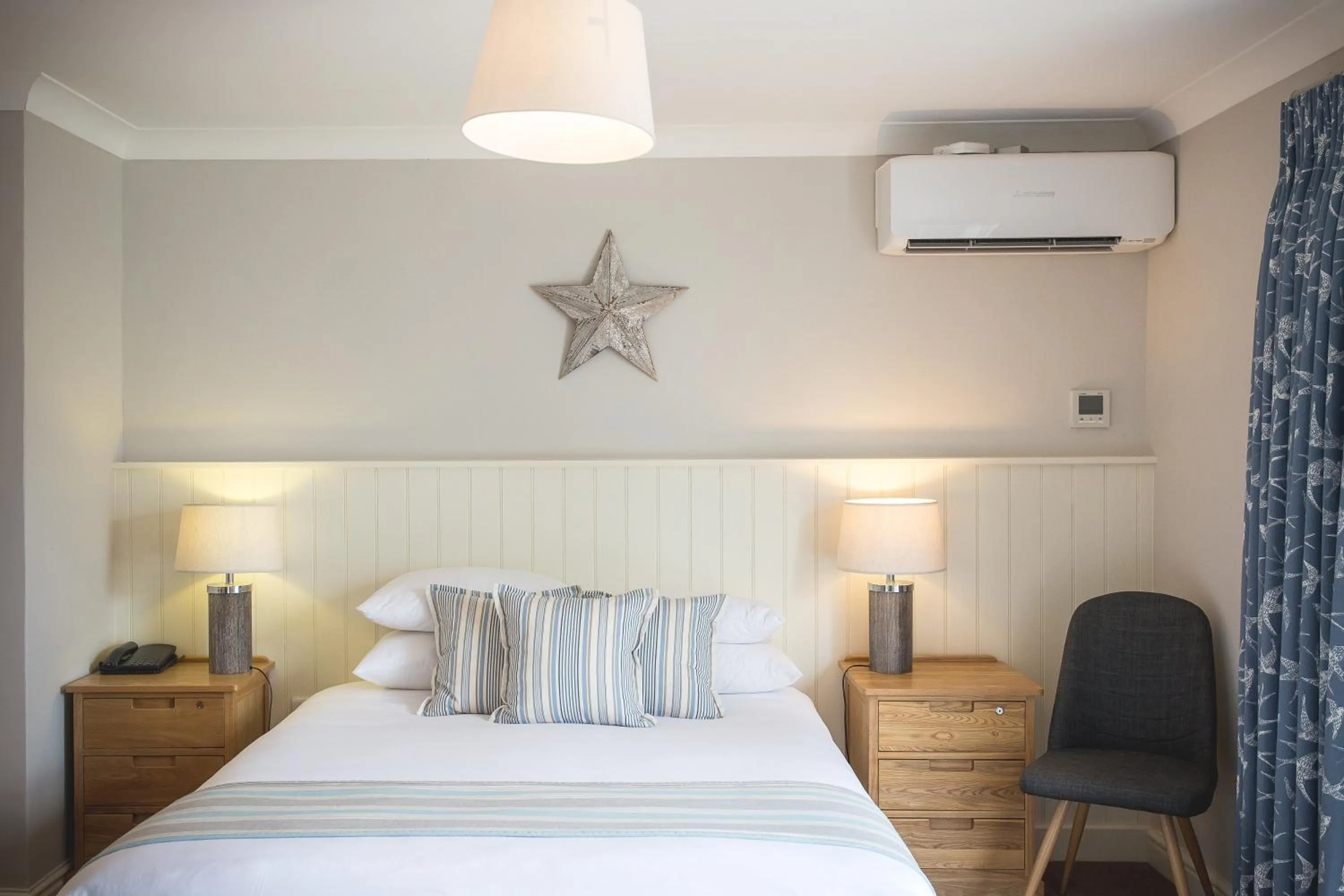 Bed in George Hotel, BW Signature Collection