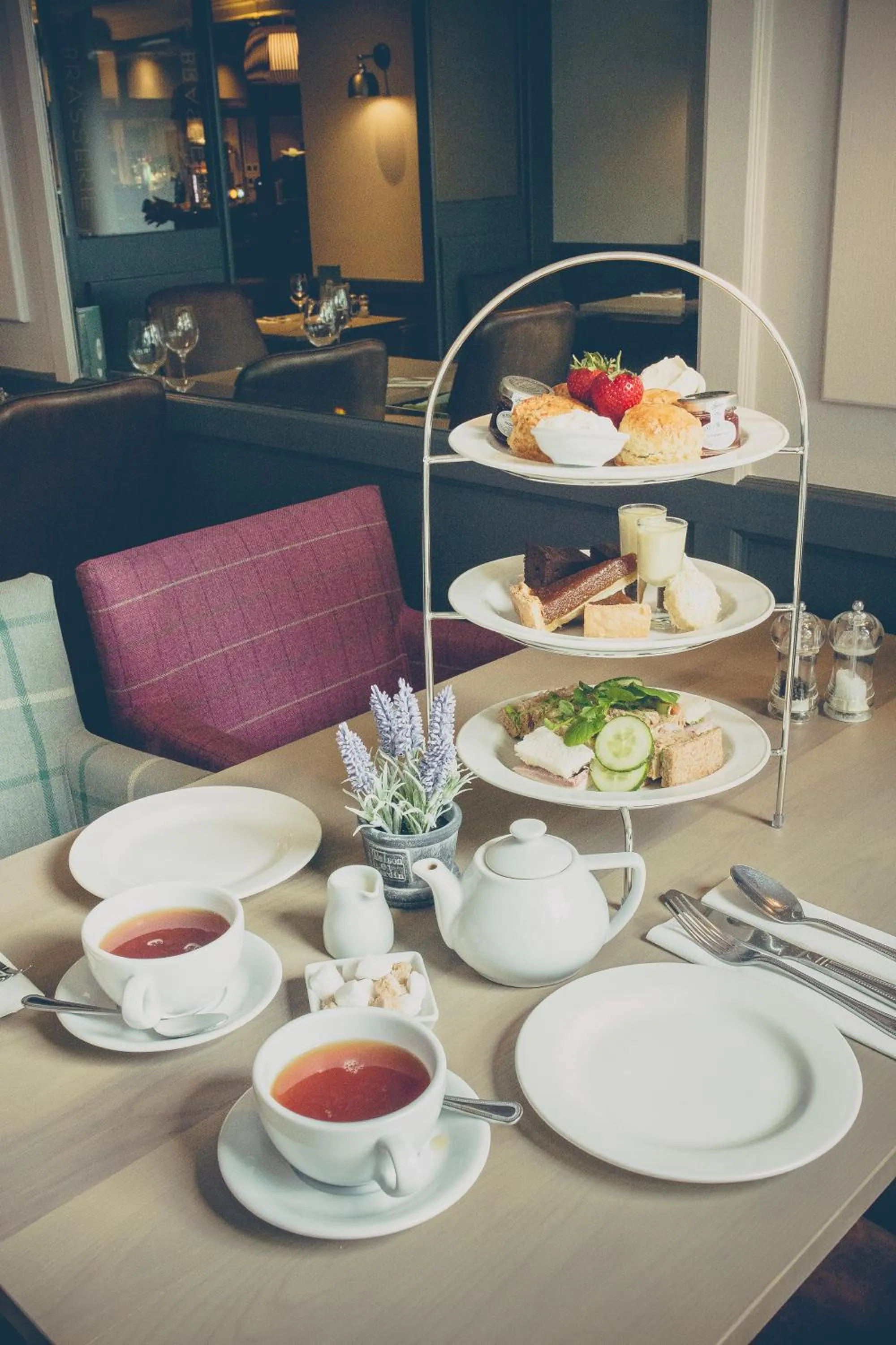 Restaurant/places to eat in George Hotel, BW Signature Collection