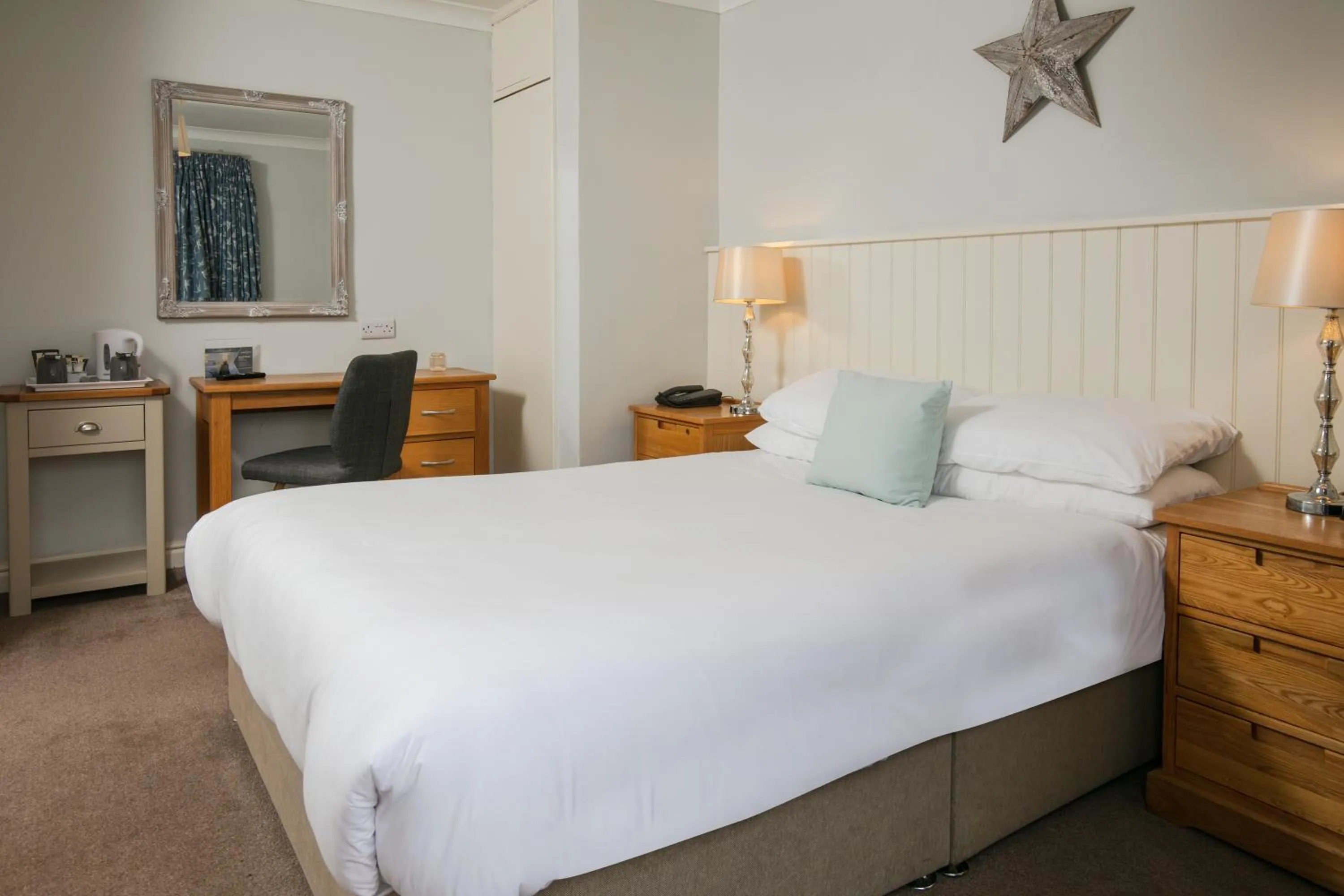 Bed in George Hotel, BW Signature Collection