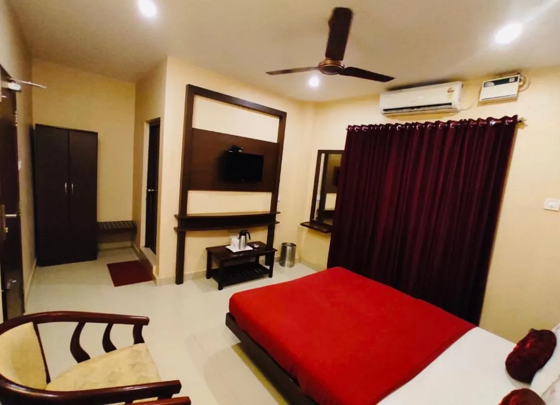 Bedroom, Bed in Hotel Nakshatra Inn VL Tuticorin