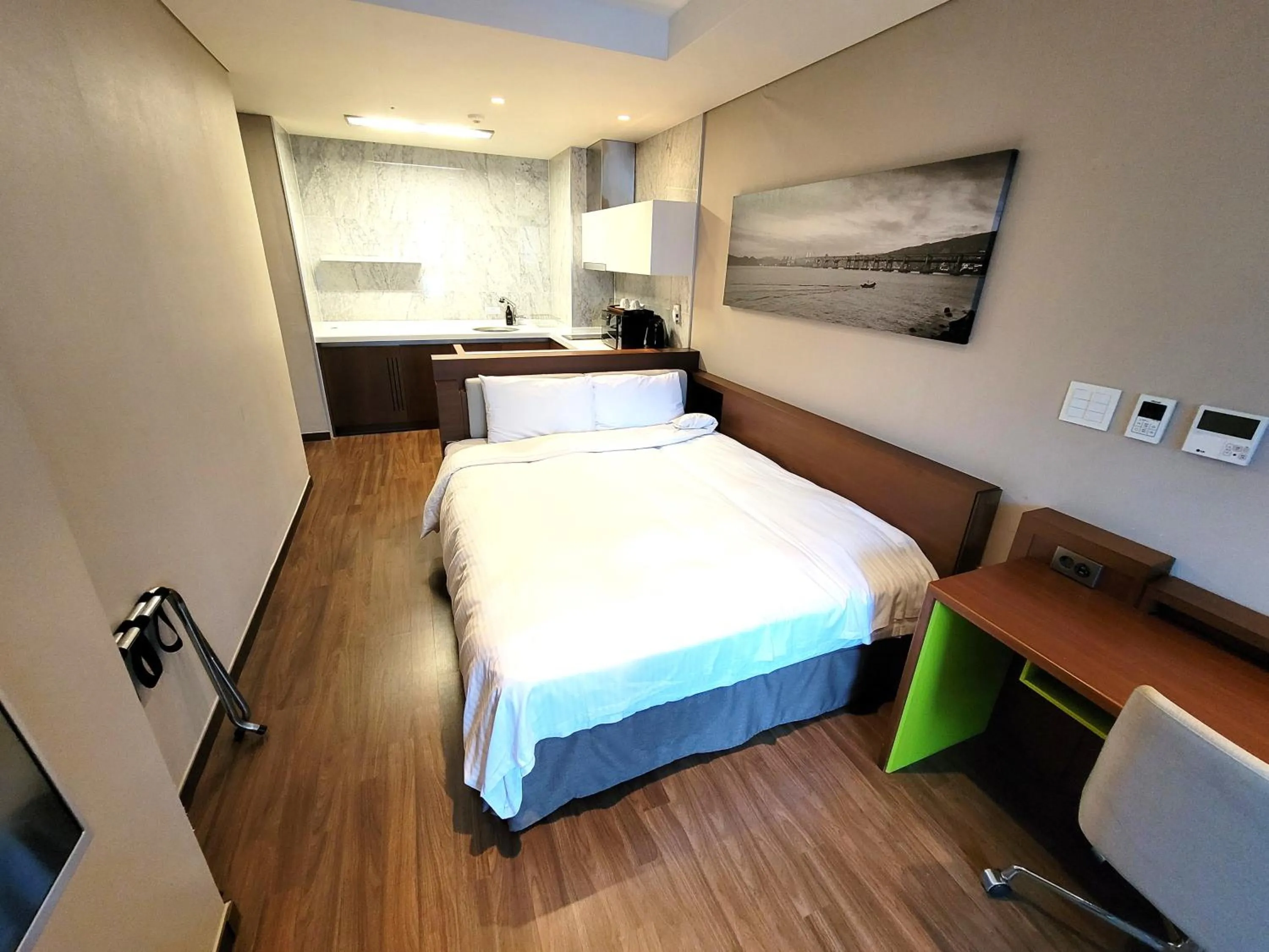 Bedroom, Bed in W Residence Hotel