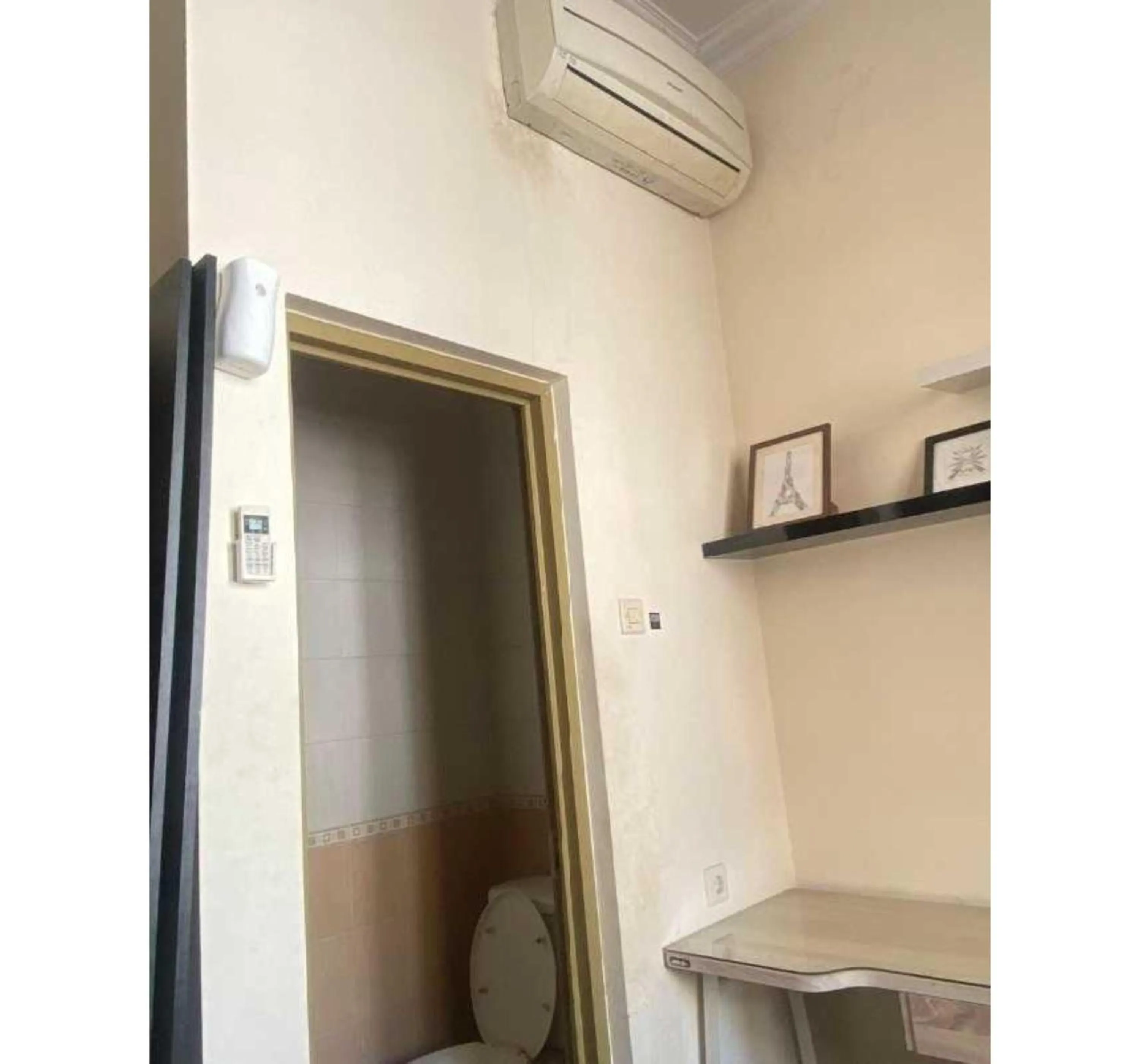 Bathroom in OYO Life 93202 Pentagon Homestay Syariah