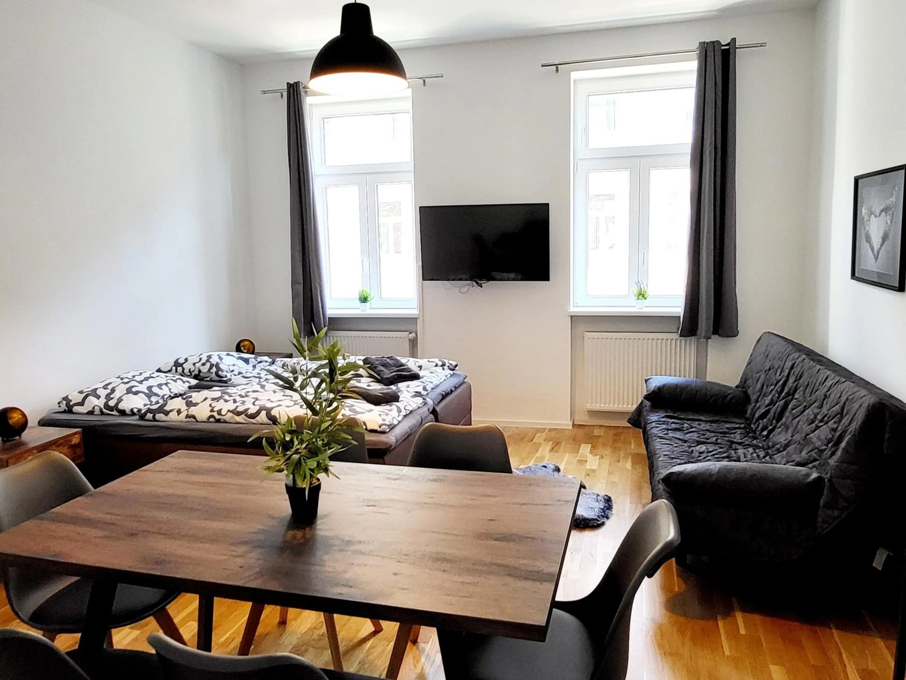 Sunny apartment with 1 balcony